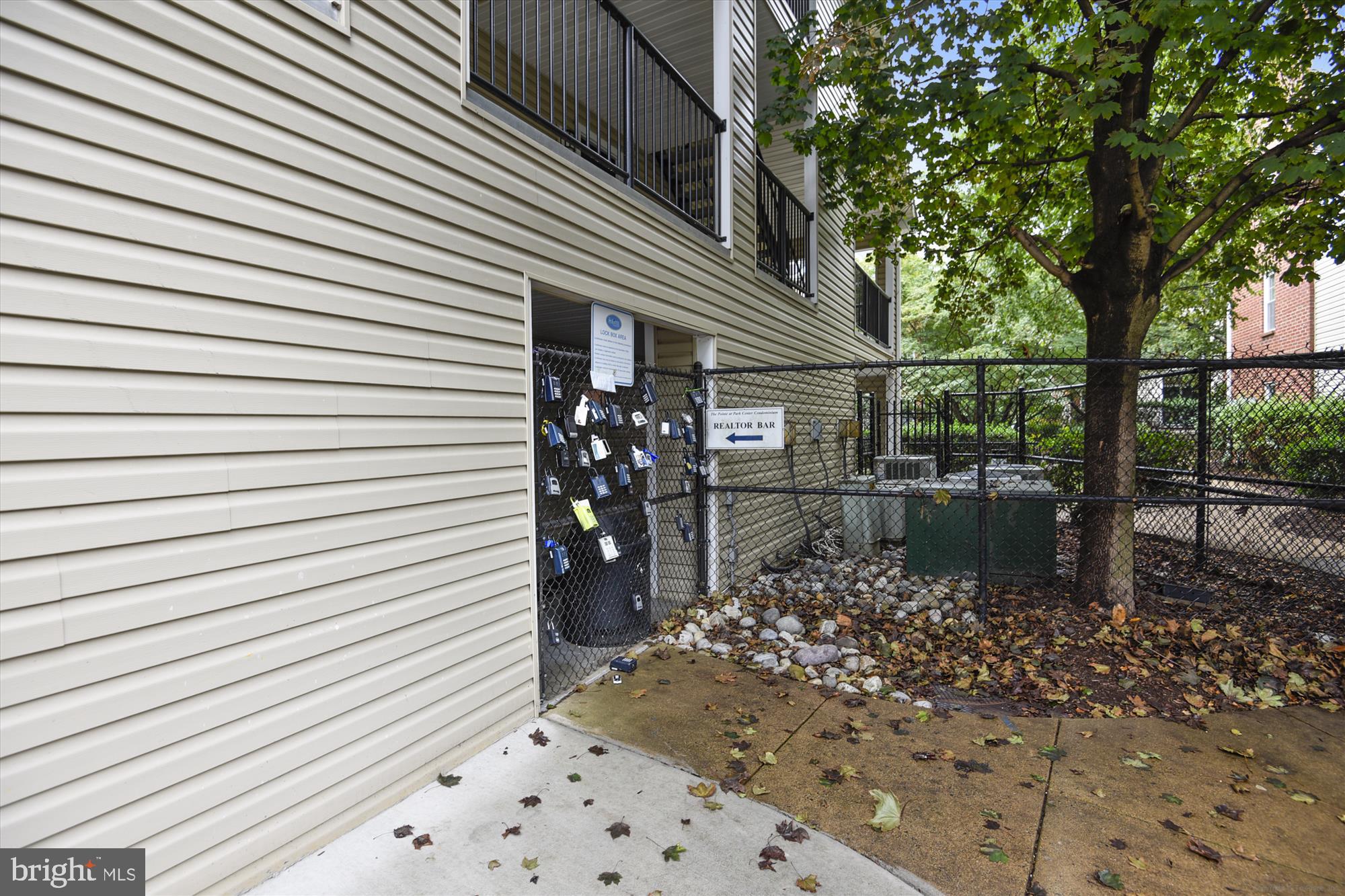 POINTE AT PARK CENTER - Residential Lease