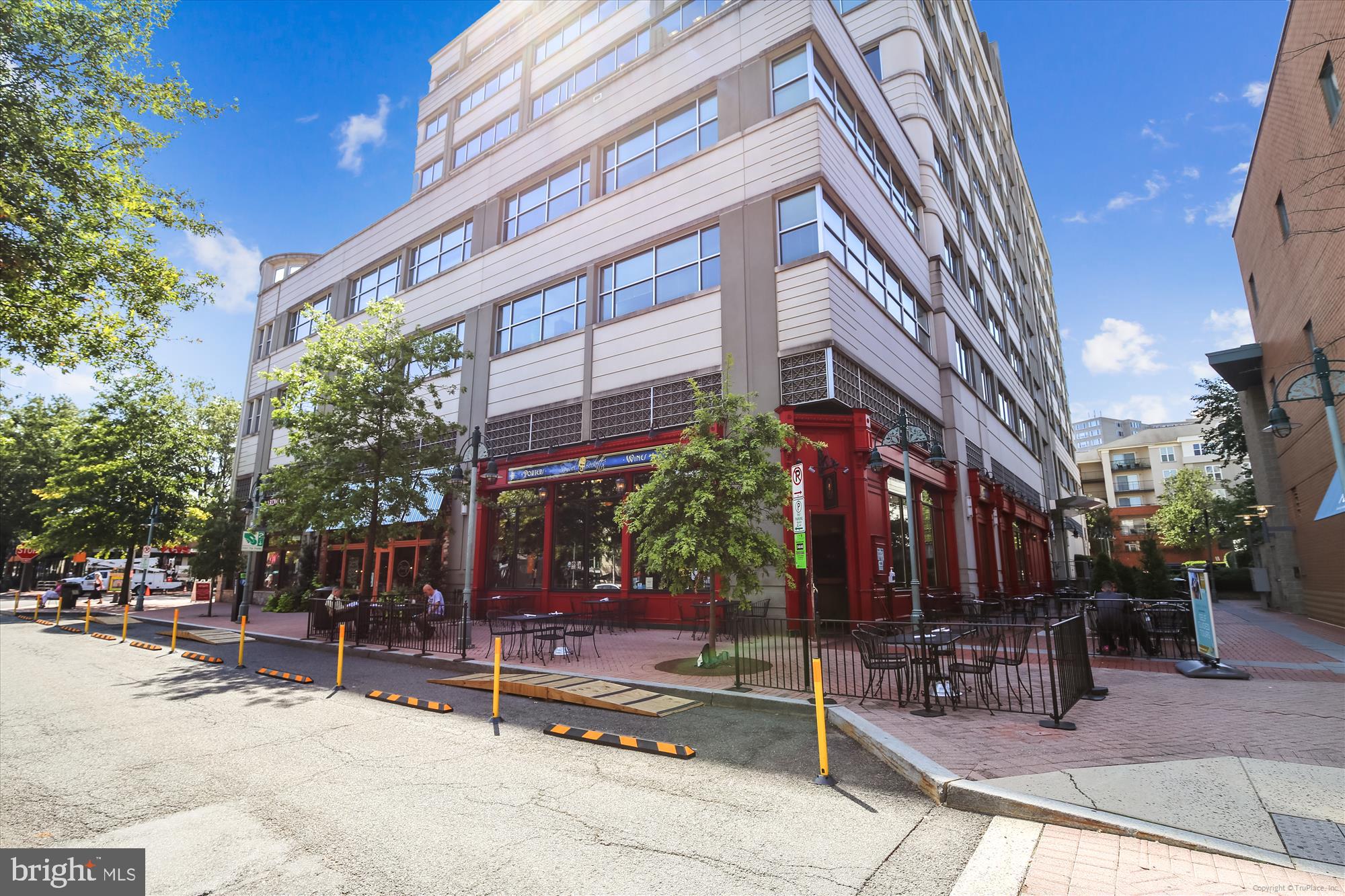 POINTE AT PARK CENTER - Residential Lease