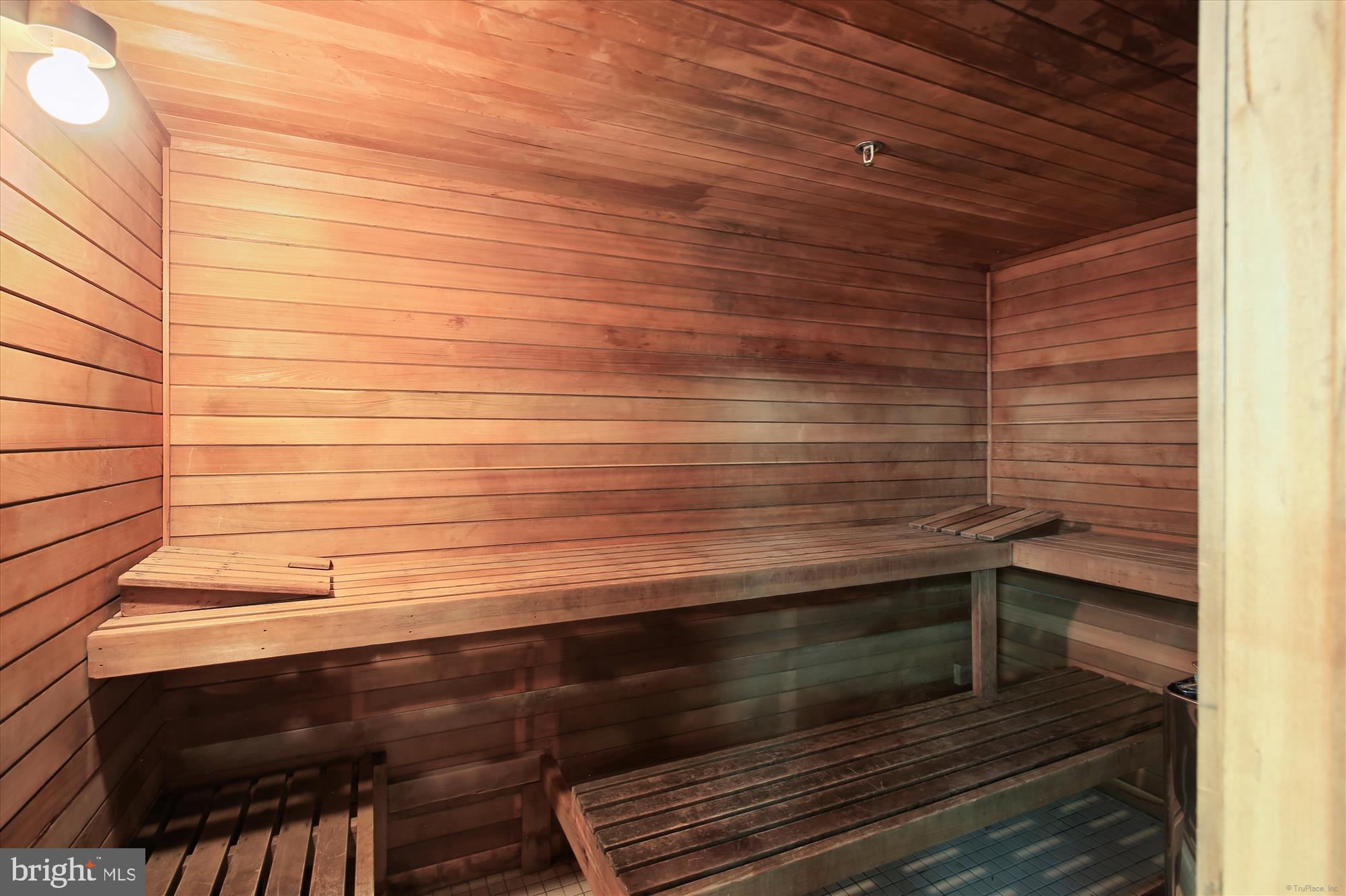 POINTE AT PARK CENTER - Residential Lease