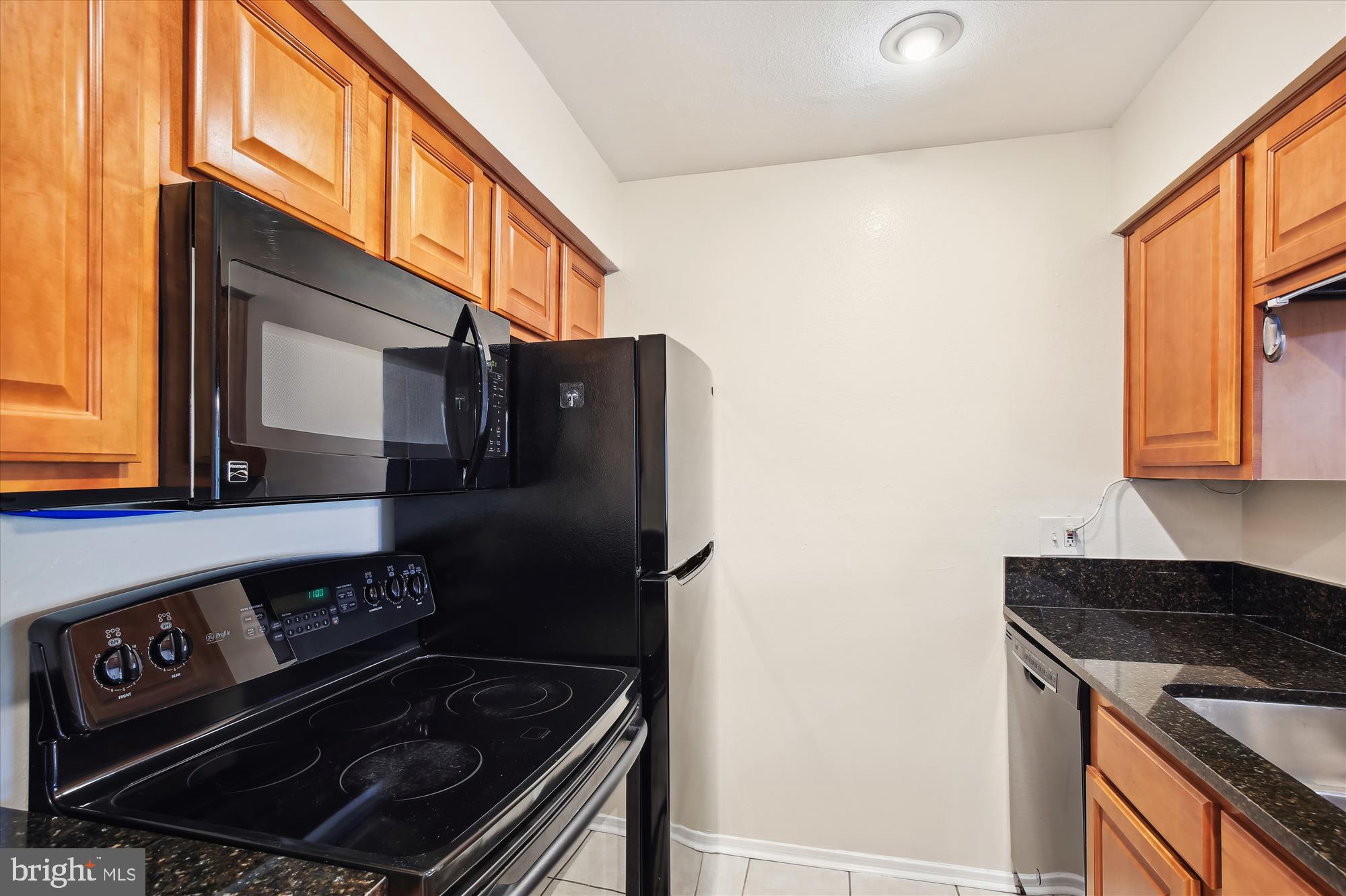 POINTE AT PARK CENTER - Residential Lease