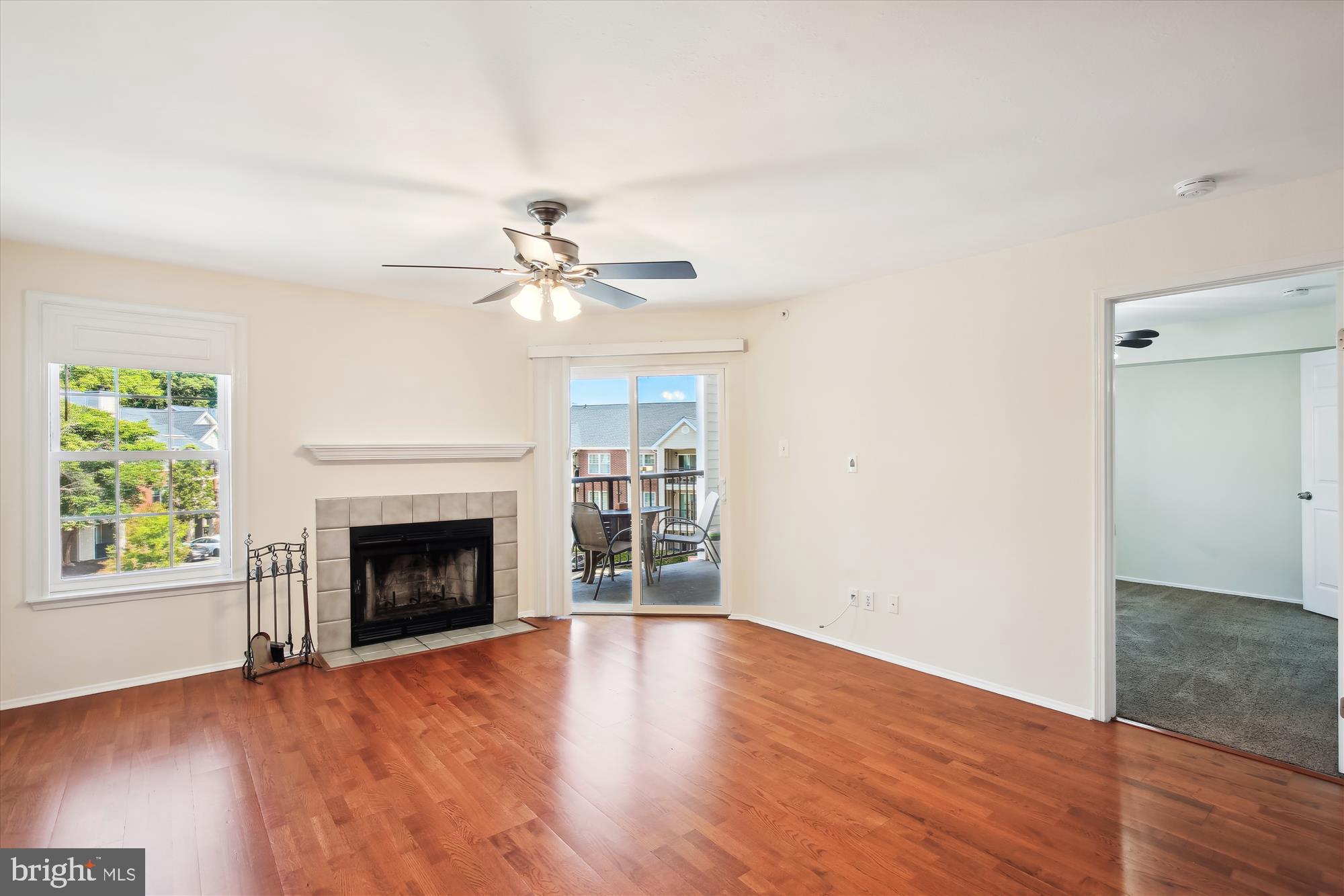 POINTE AT PARK CENTER - Residential Lease