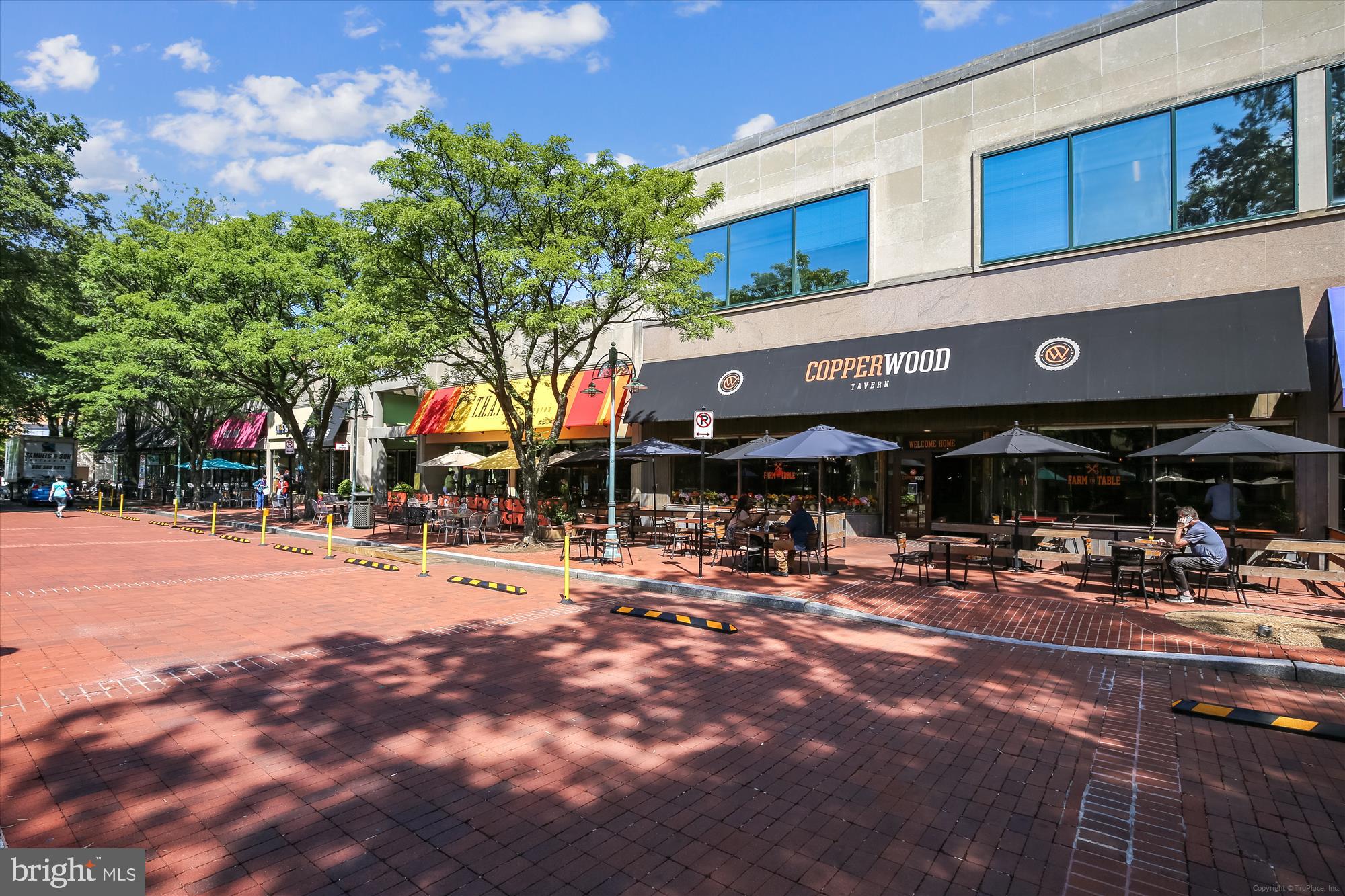 POINTE AT PARK CENTER - Residential Lease