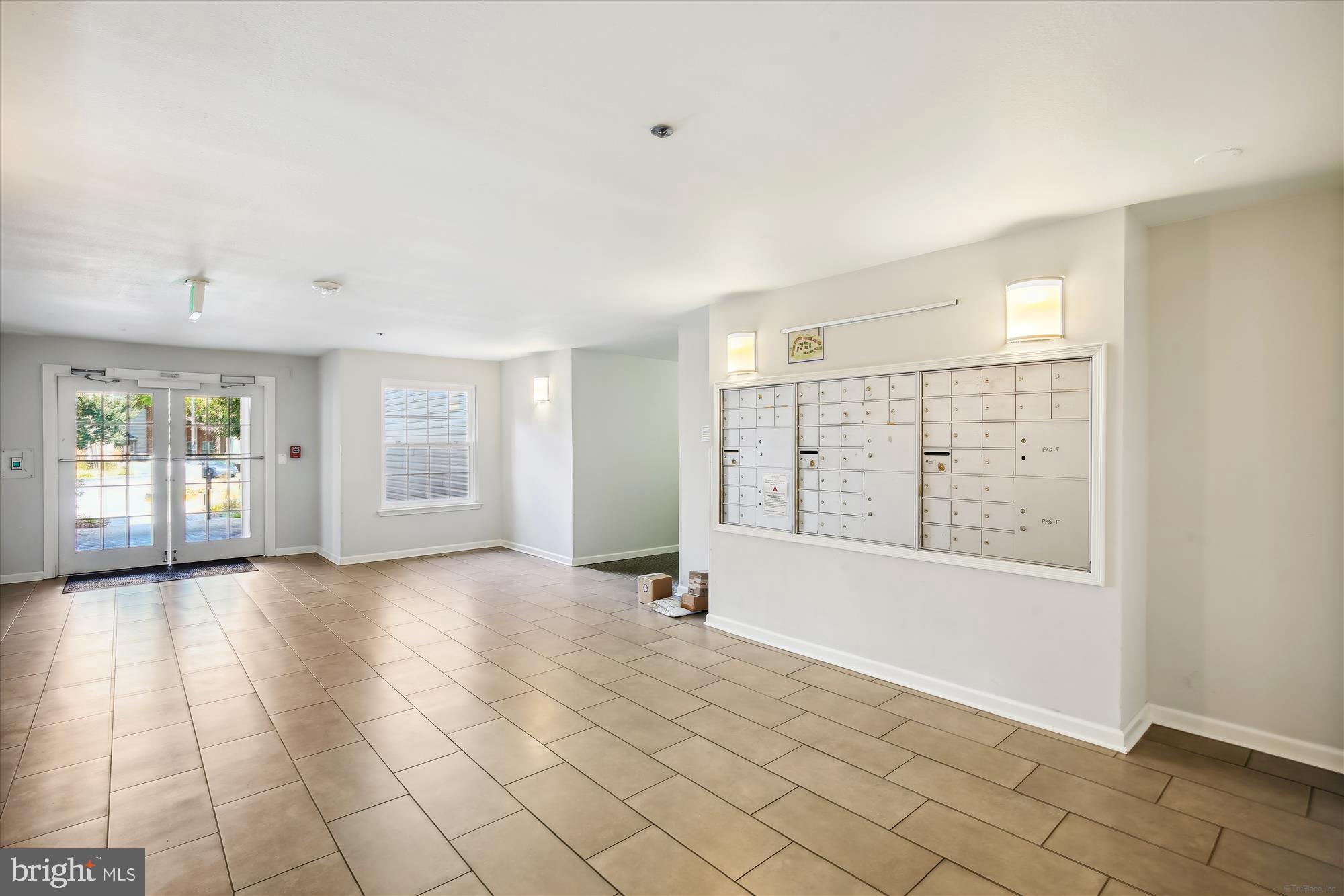 POINTE AT PARK CENTER - Residential Lease