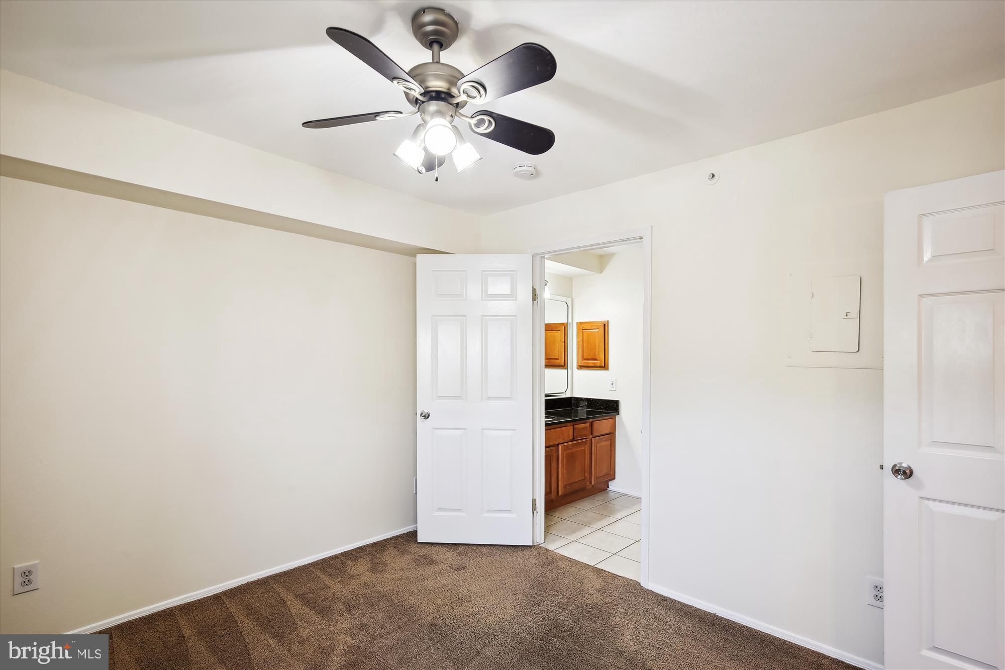 POINTE AT PARK CENTER - Residential Lease