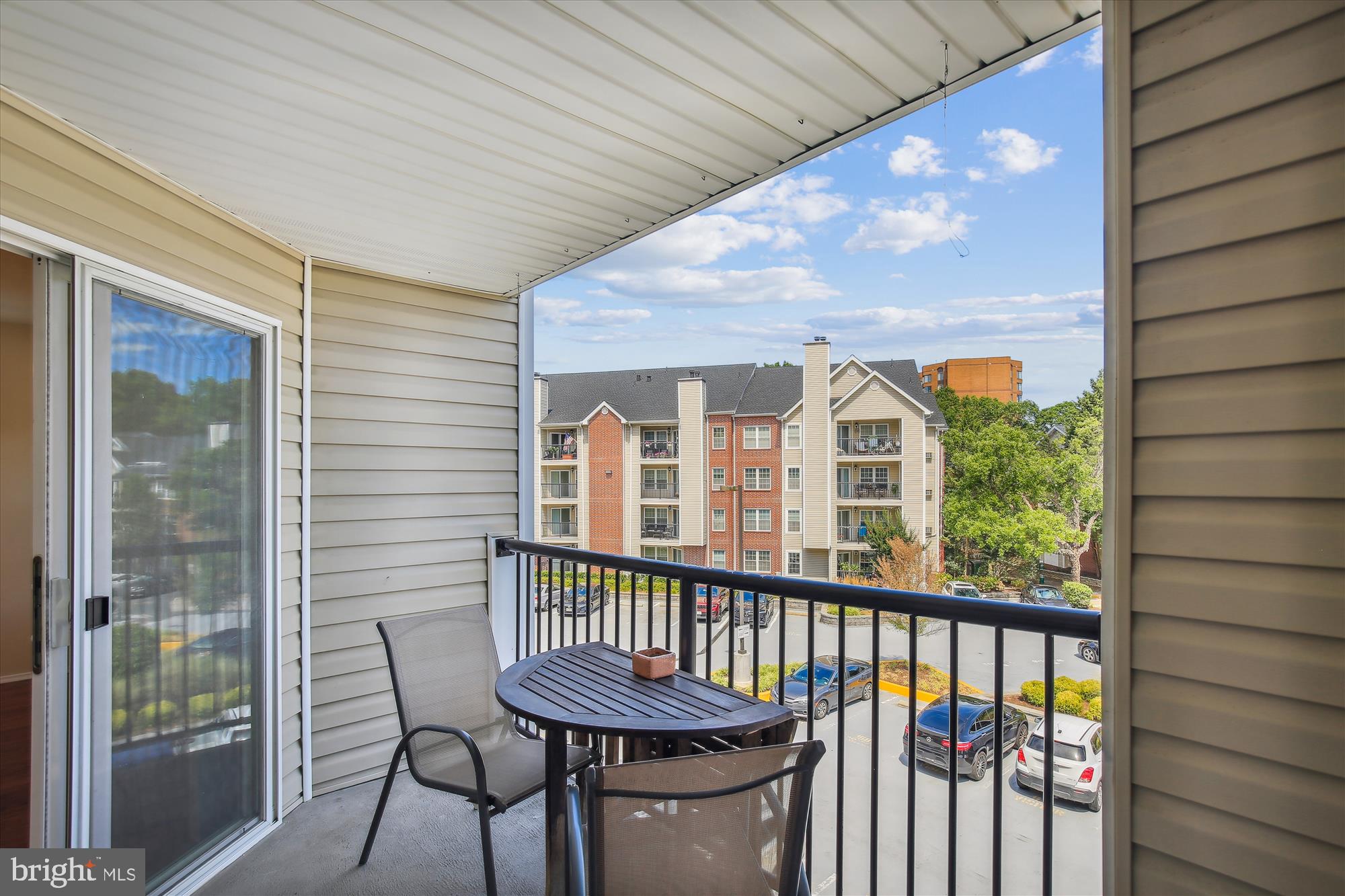 POINTE AT PARK CENTER - Residential Lease