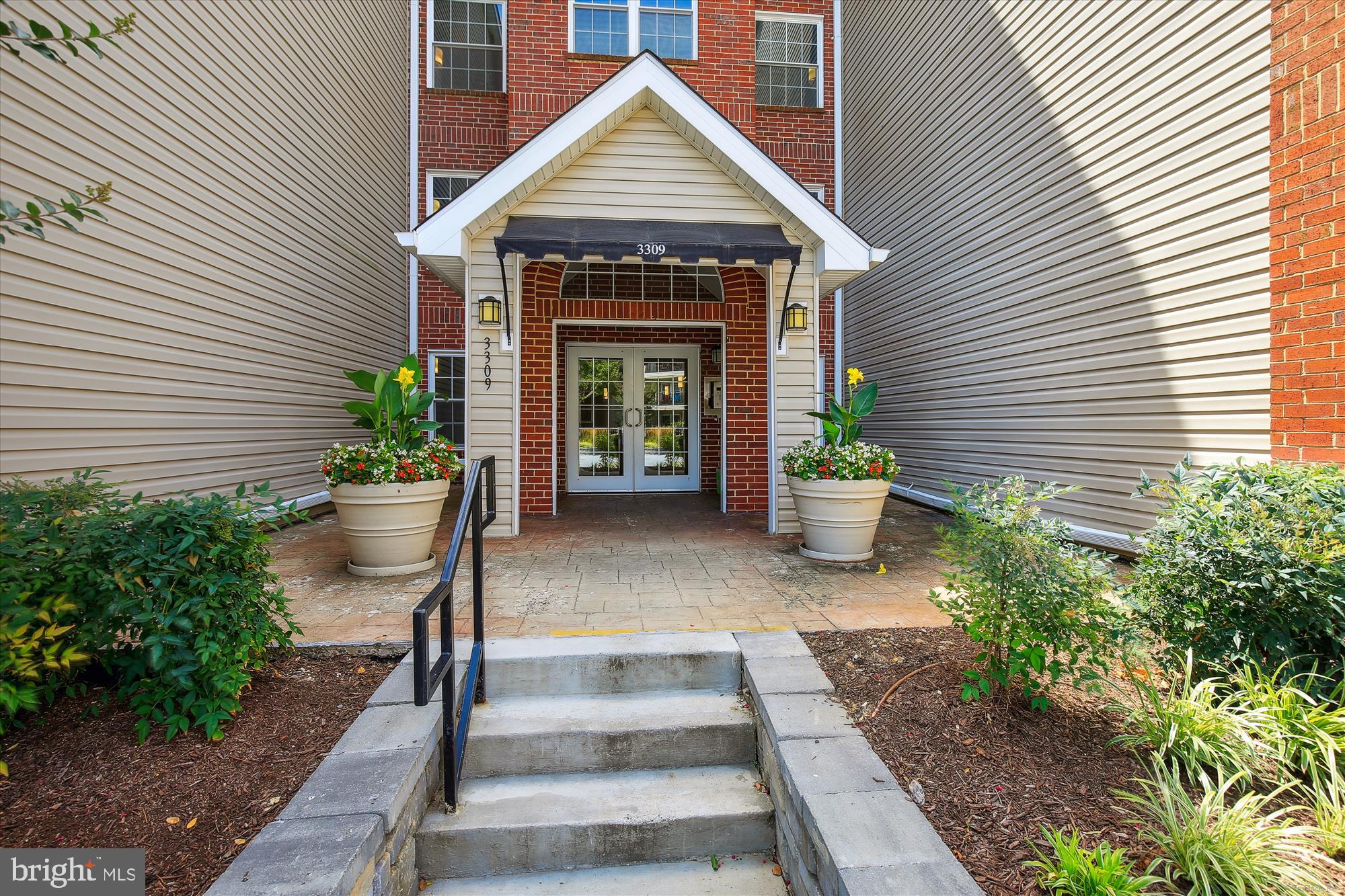 POINTE AT PARK CENTER - Residential Lease