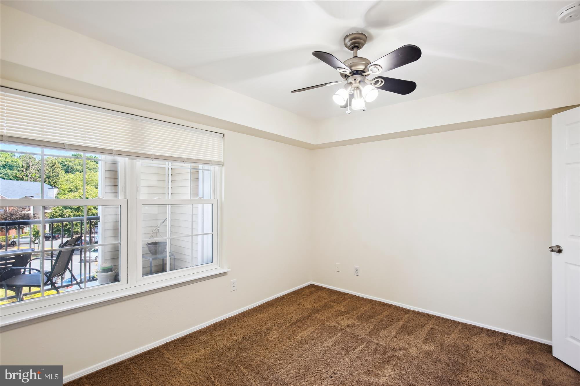 POINTE AT PARK CENTER - Residential Lease