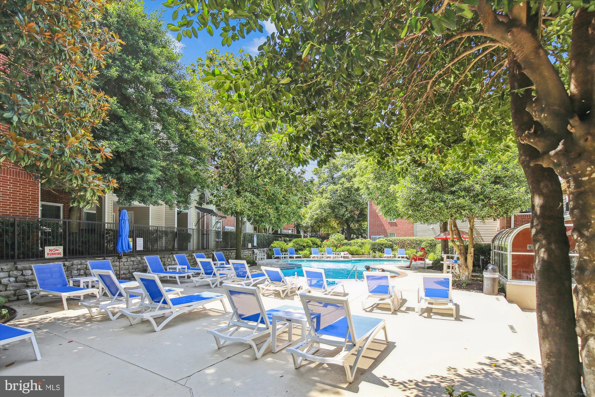 POINTE AT PARK CENTER - Residential Lease