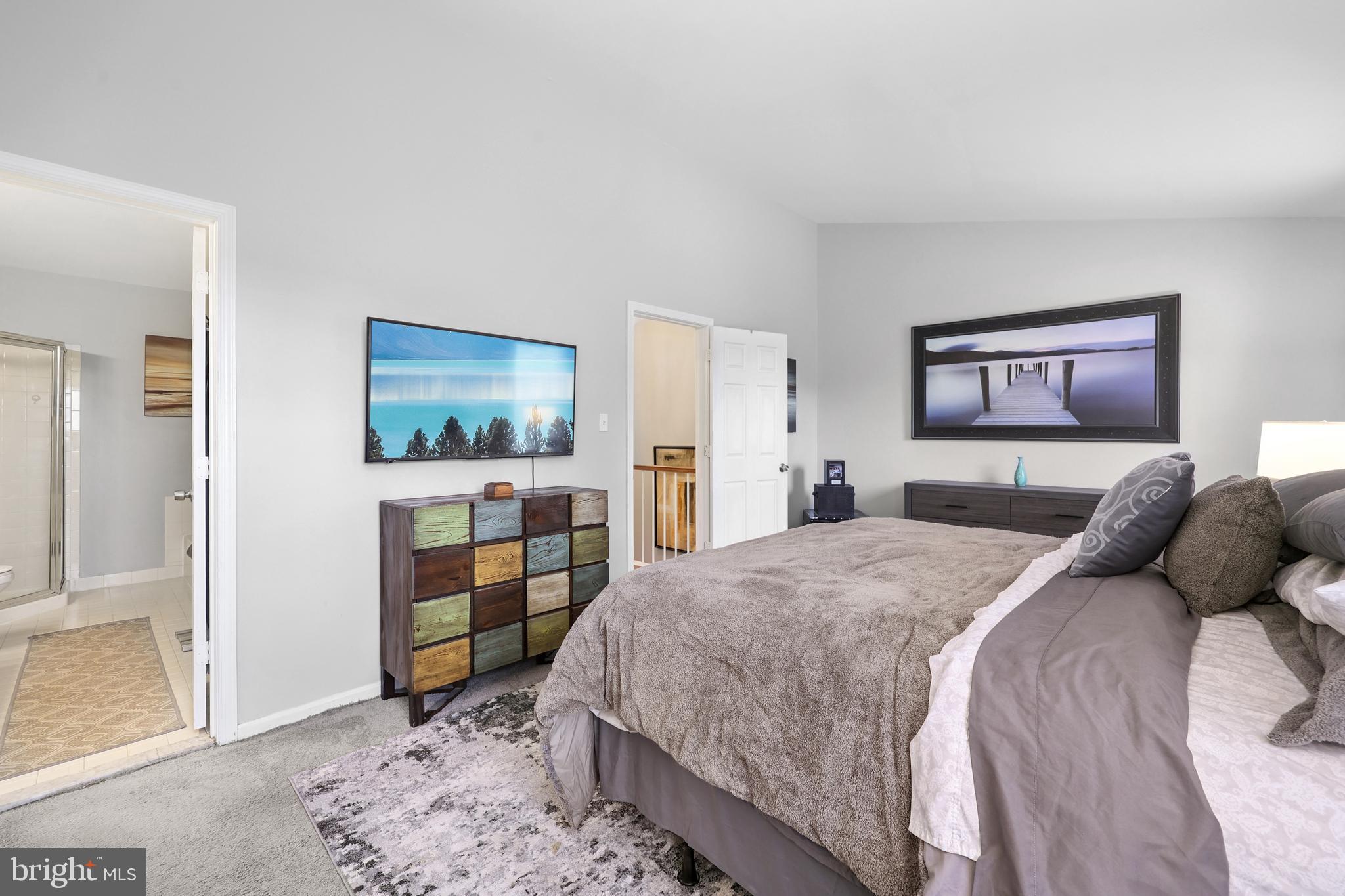 ASHBURN VILLAGE - Residential