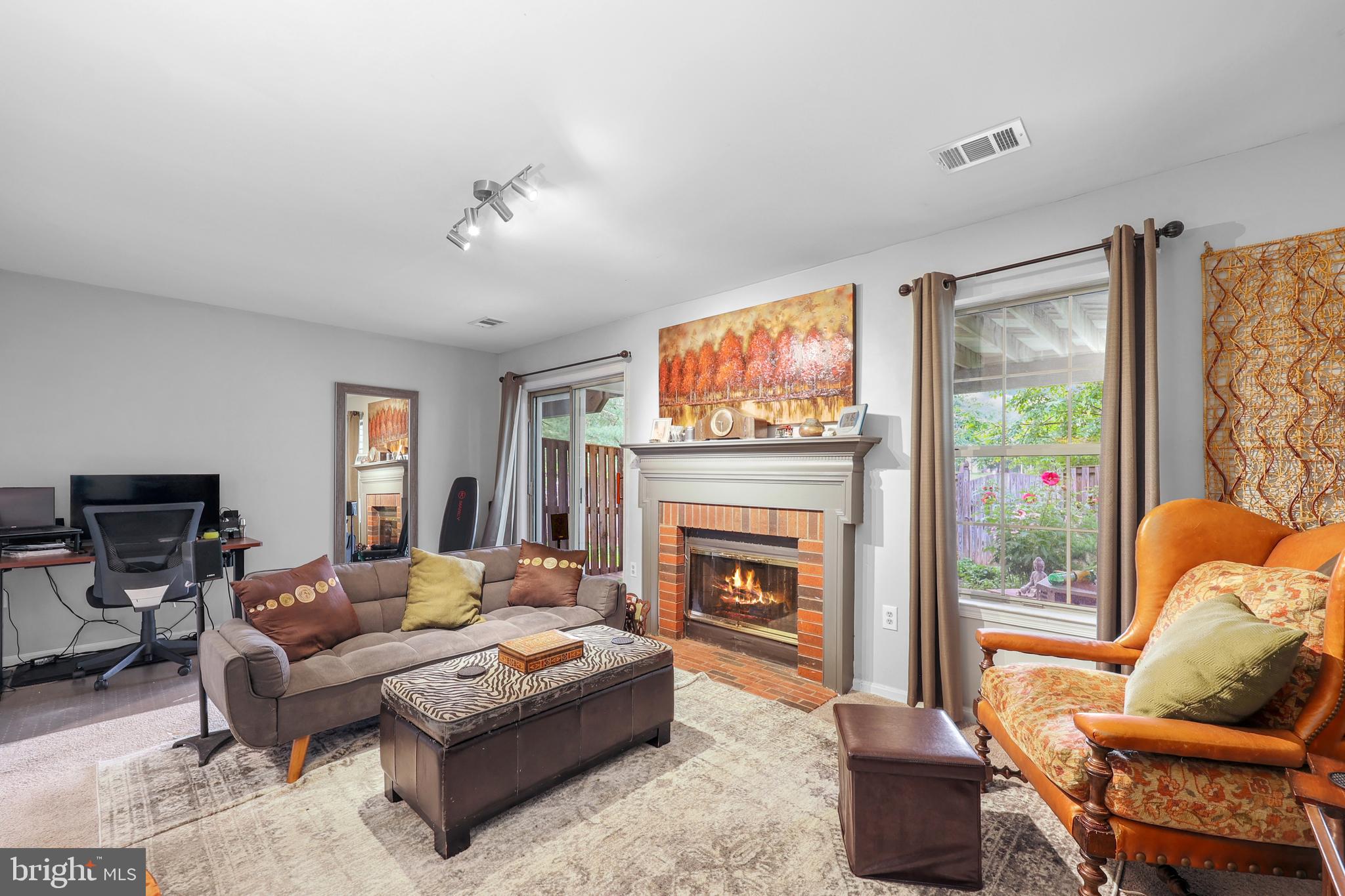 ASHBURN VILLAGE - Residential