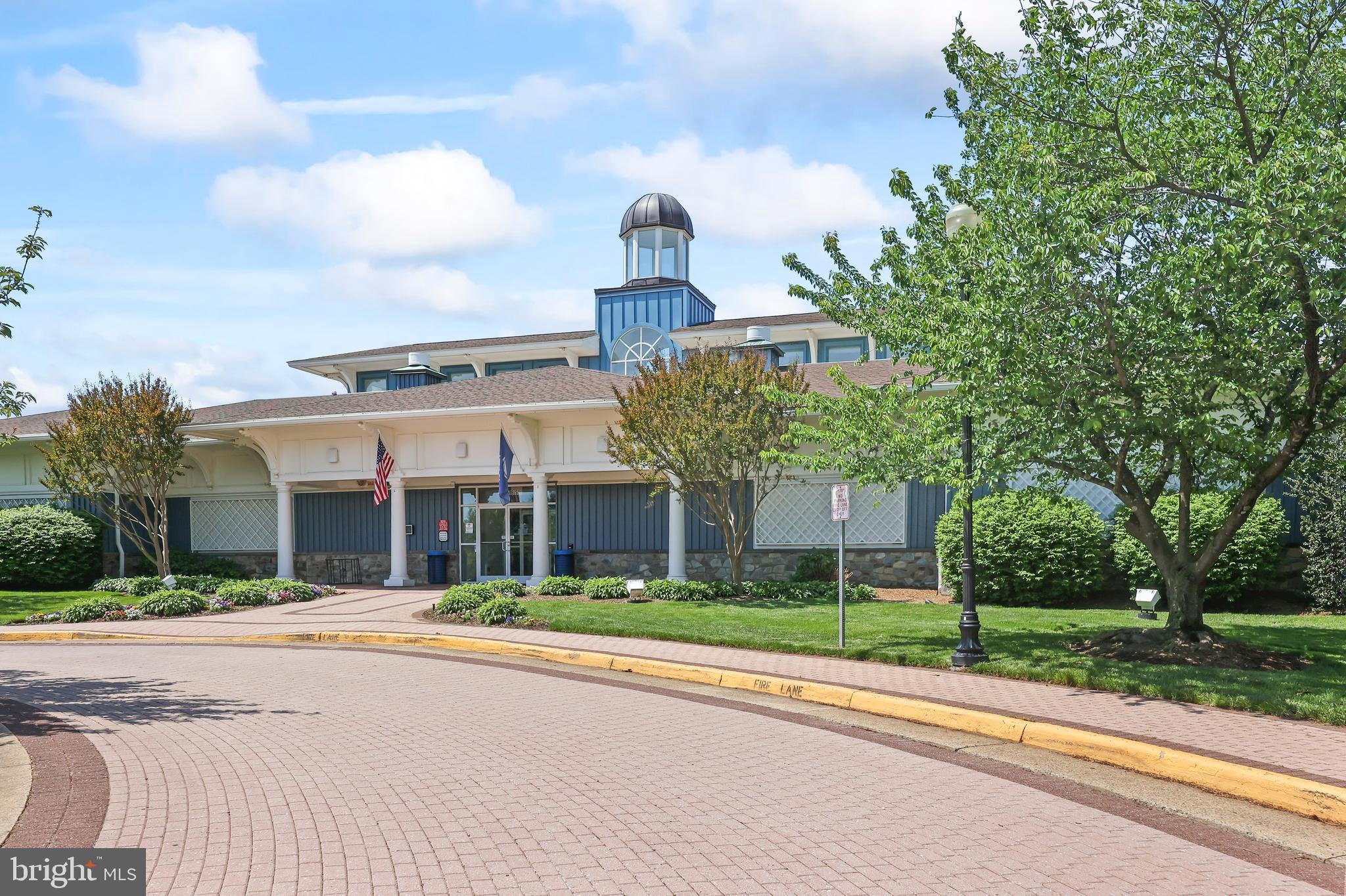 ASHBURN VILLAGE - Residential