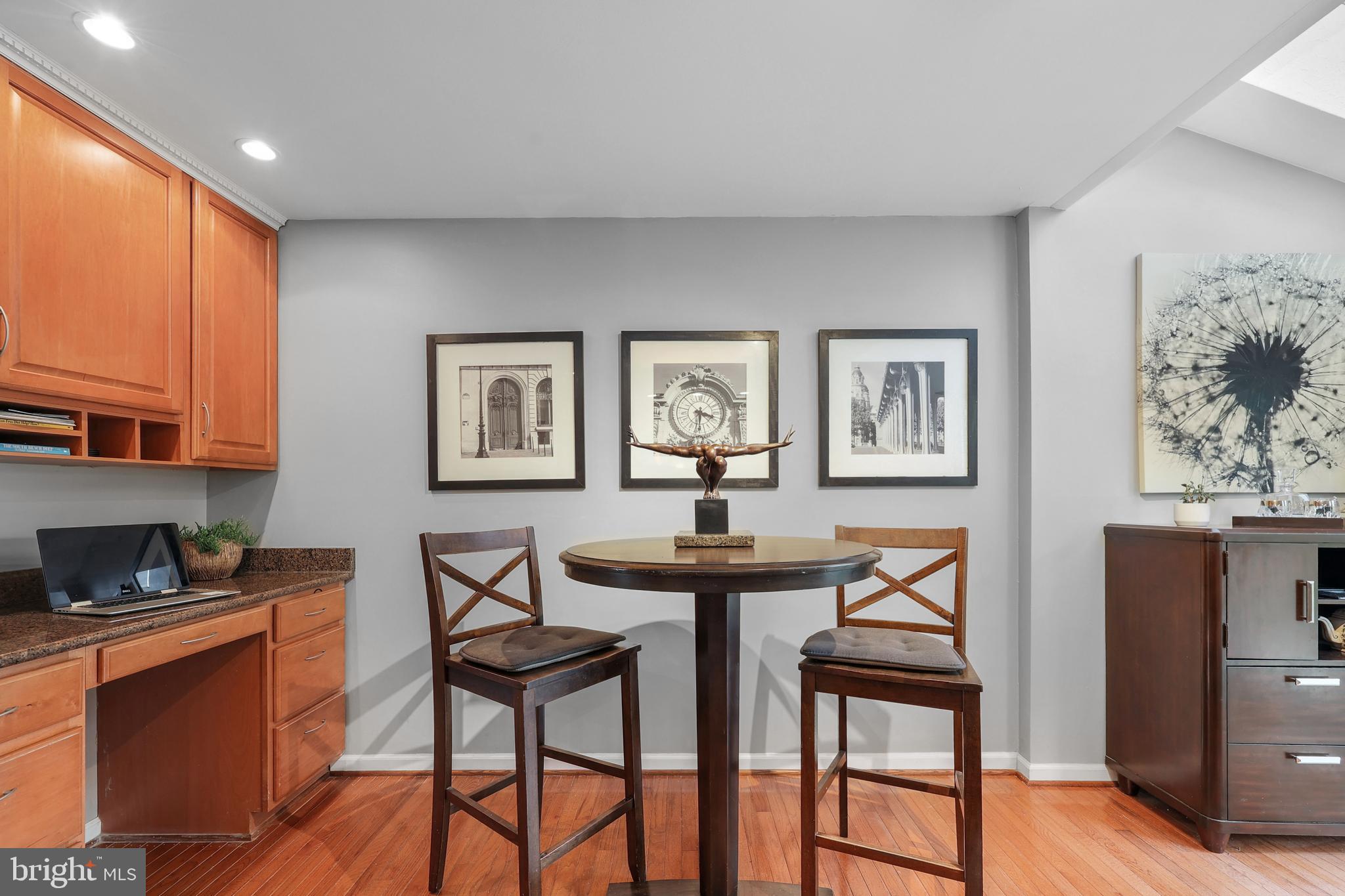 ASHBURN VILLAGE - Residential