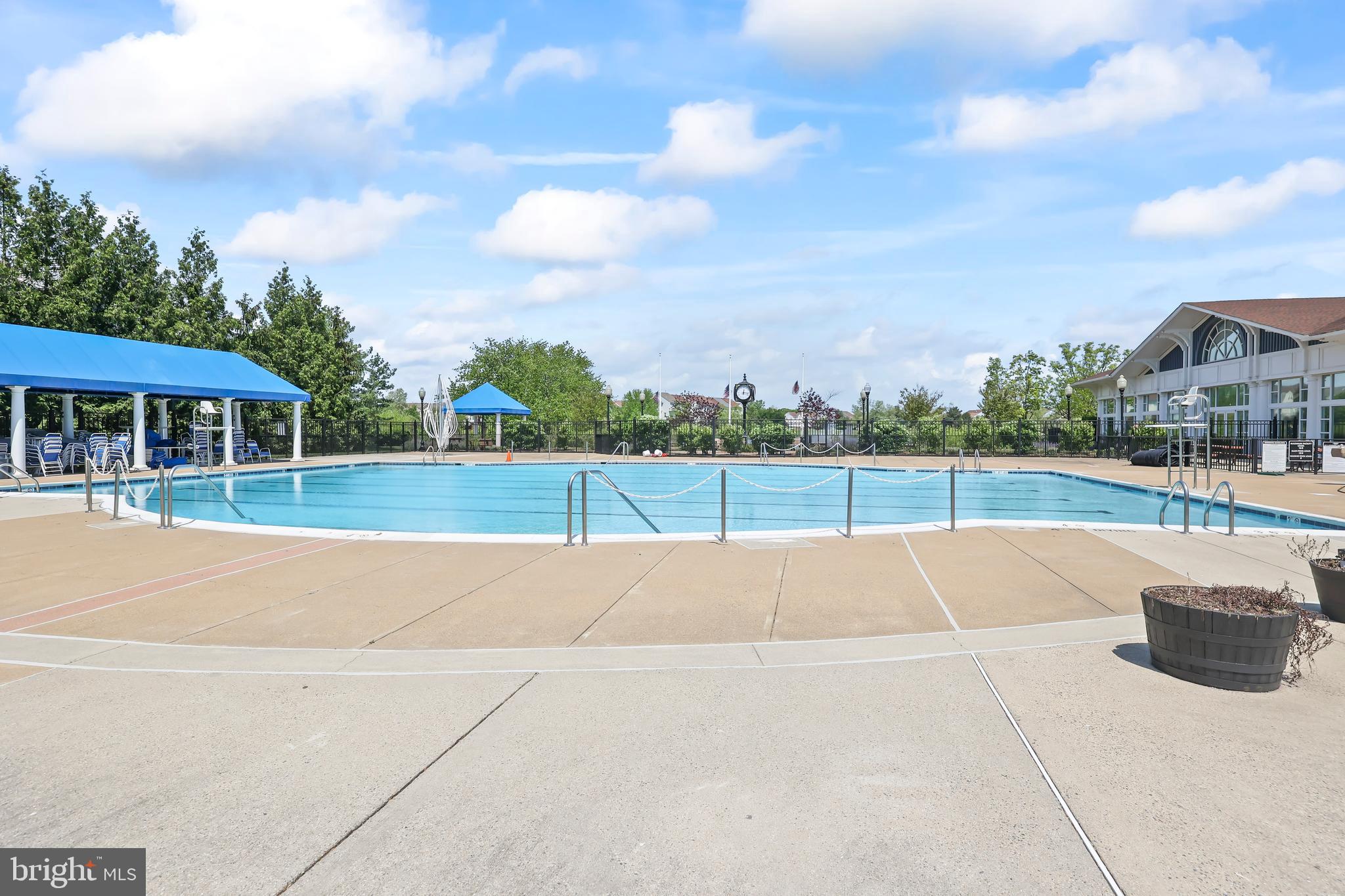 ASHBURN VILLAGE - Residential