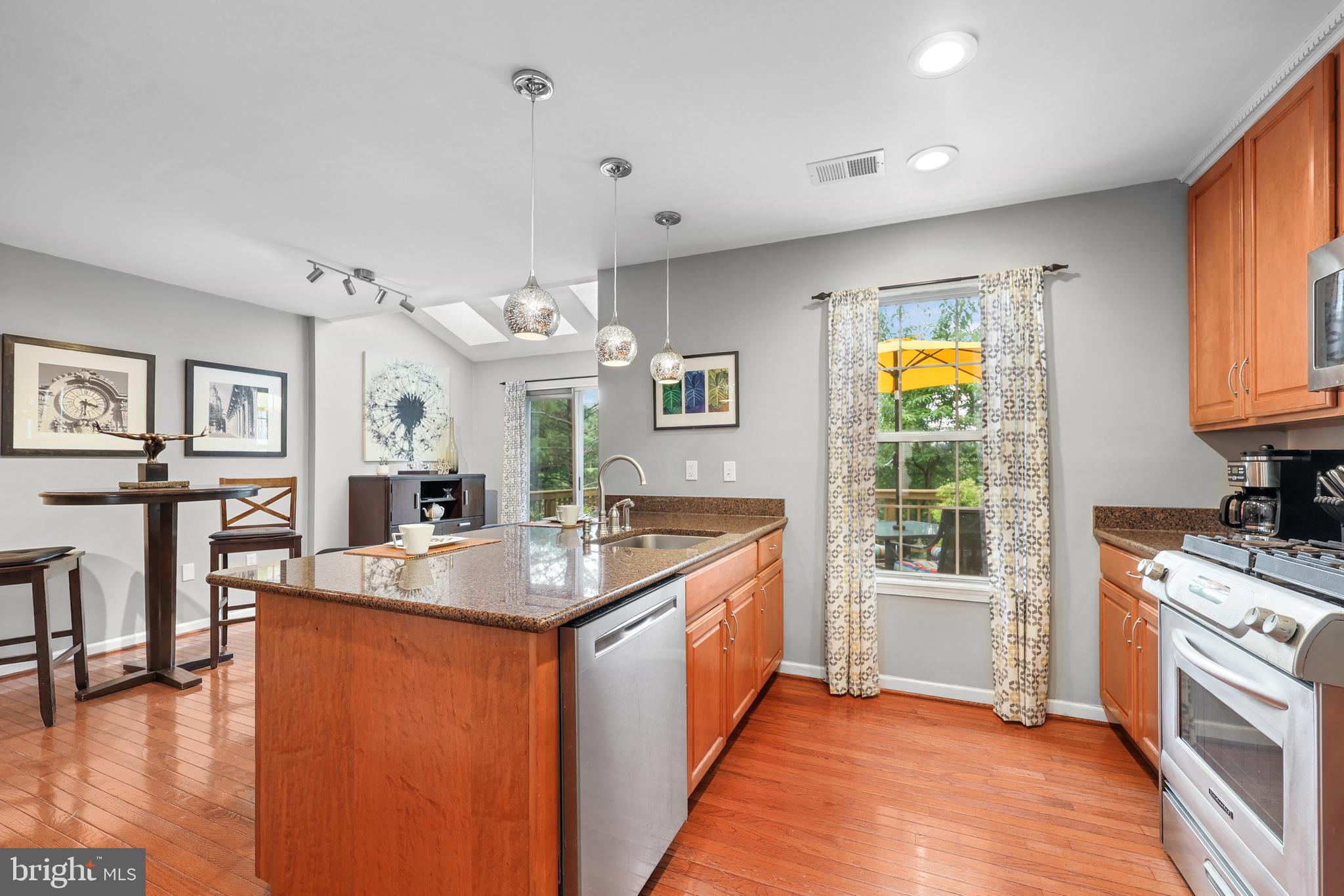 ASHBURN VILLAGE - Residential