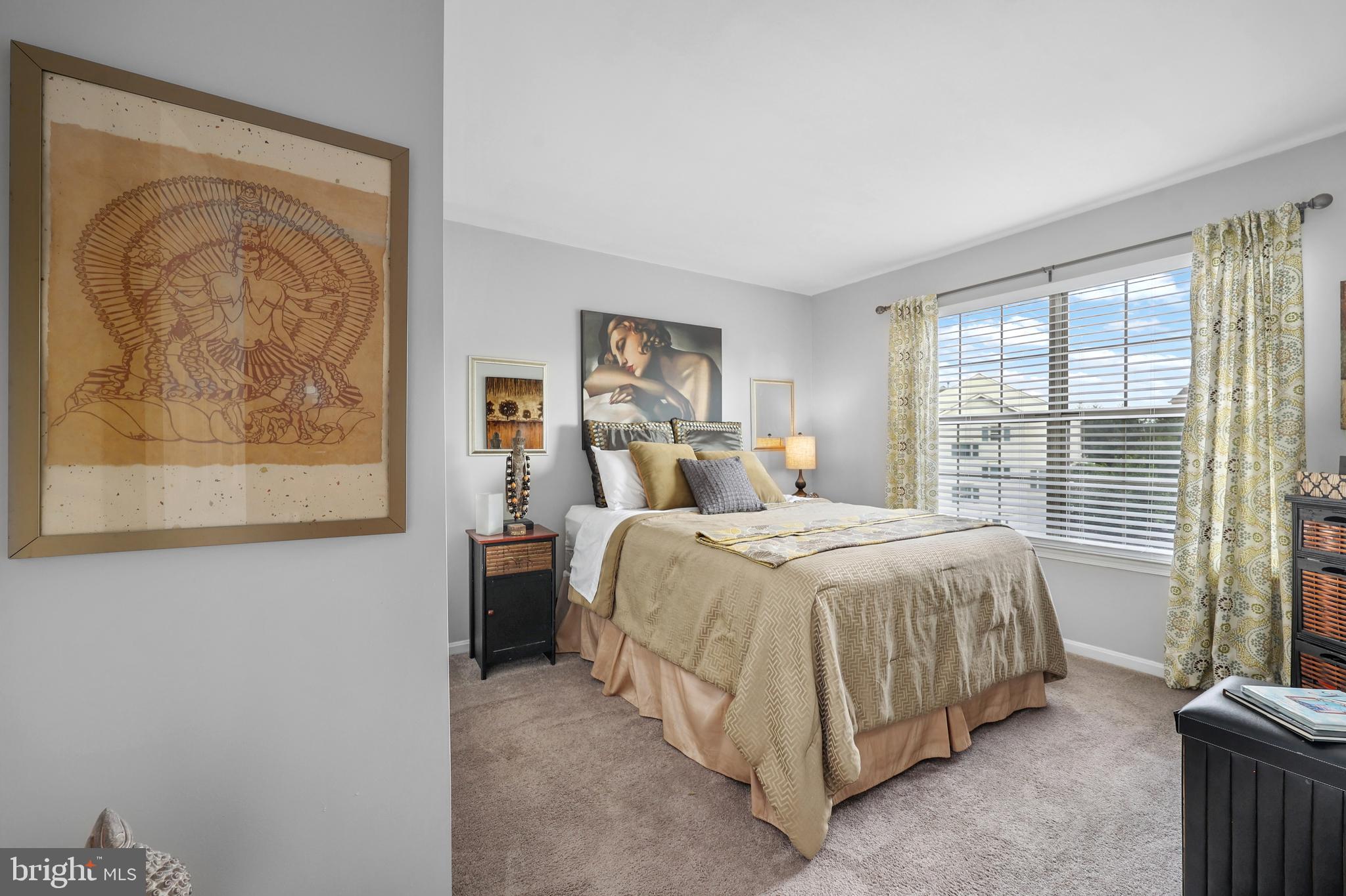 ASHBURN VILLAGE - Residential