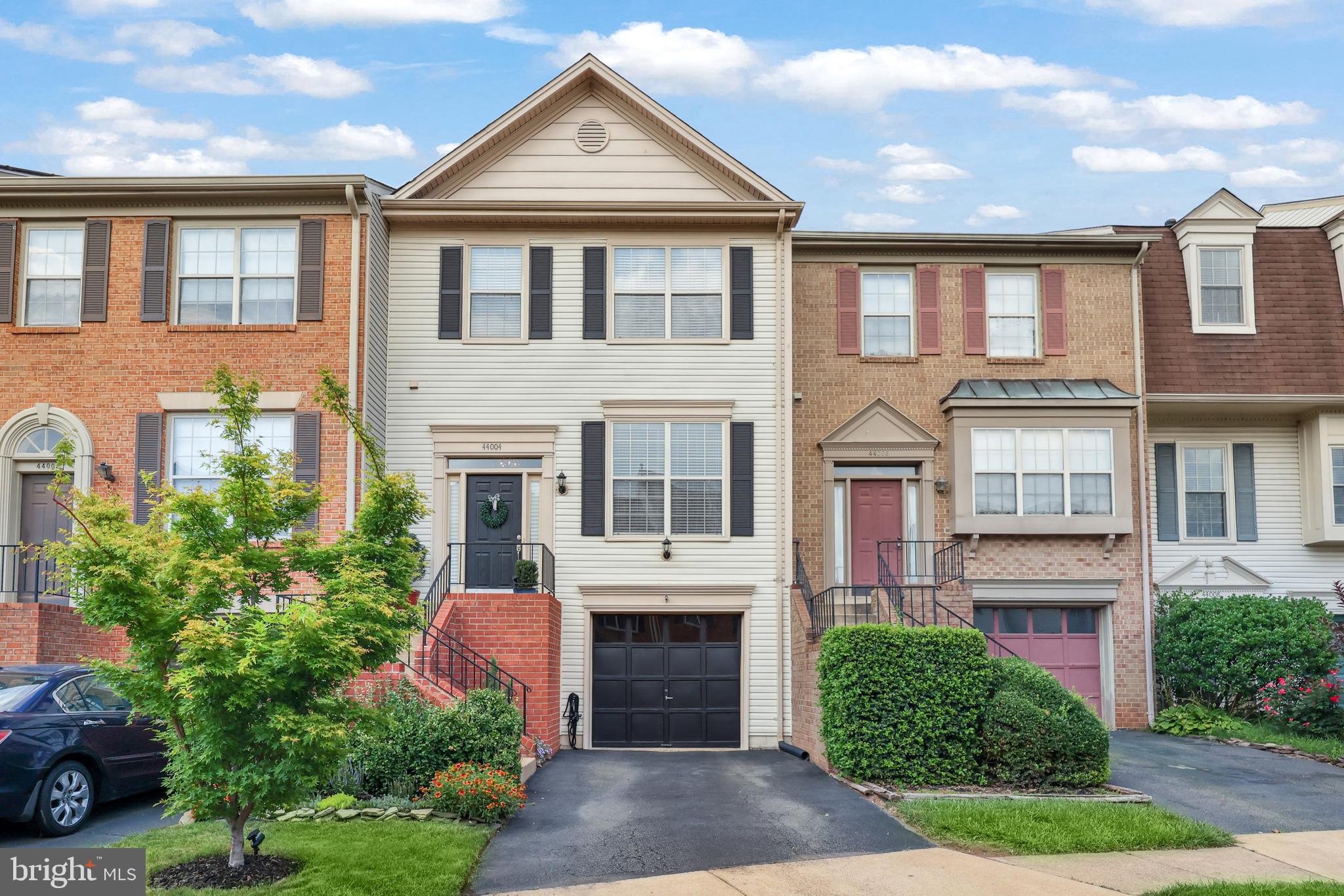 ASHBURN VILLAGE - Residential