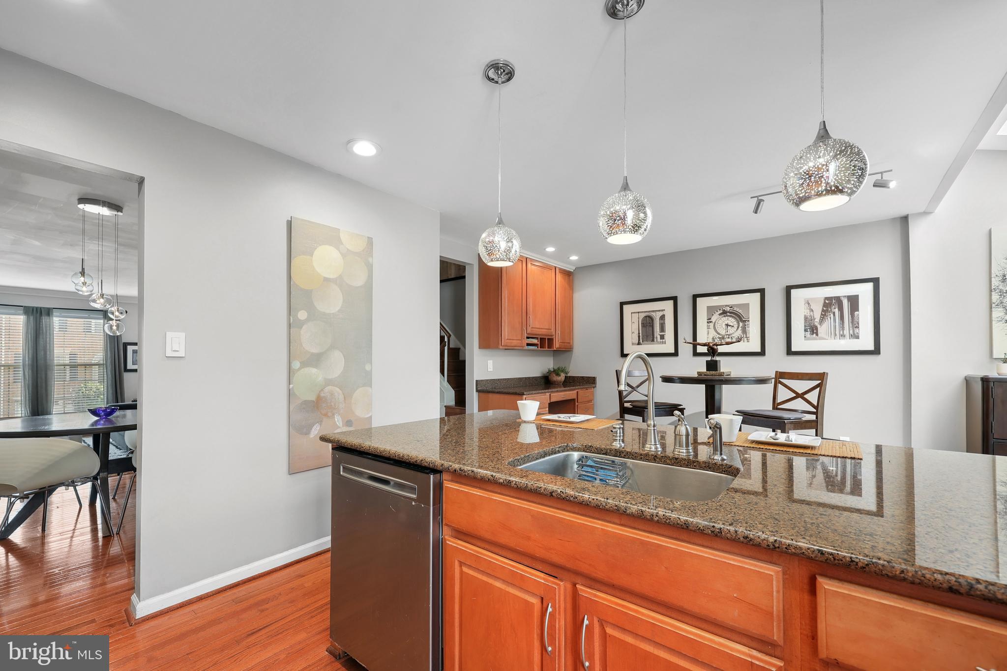 ASHBURN VILLAGE - Residential