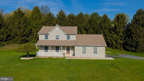 Photo of 2001 Parkview Drive, RED LION, PA 17356 (MLS # PAYK2100570)