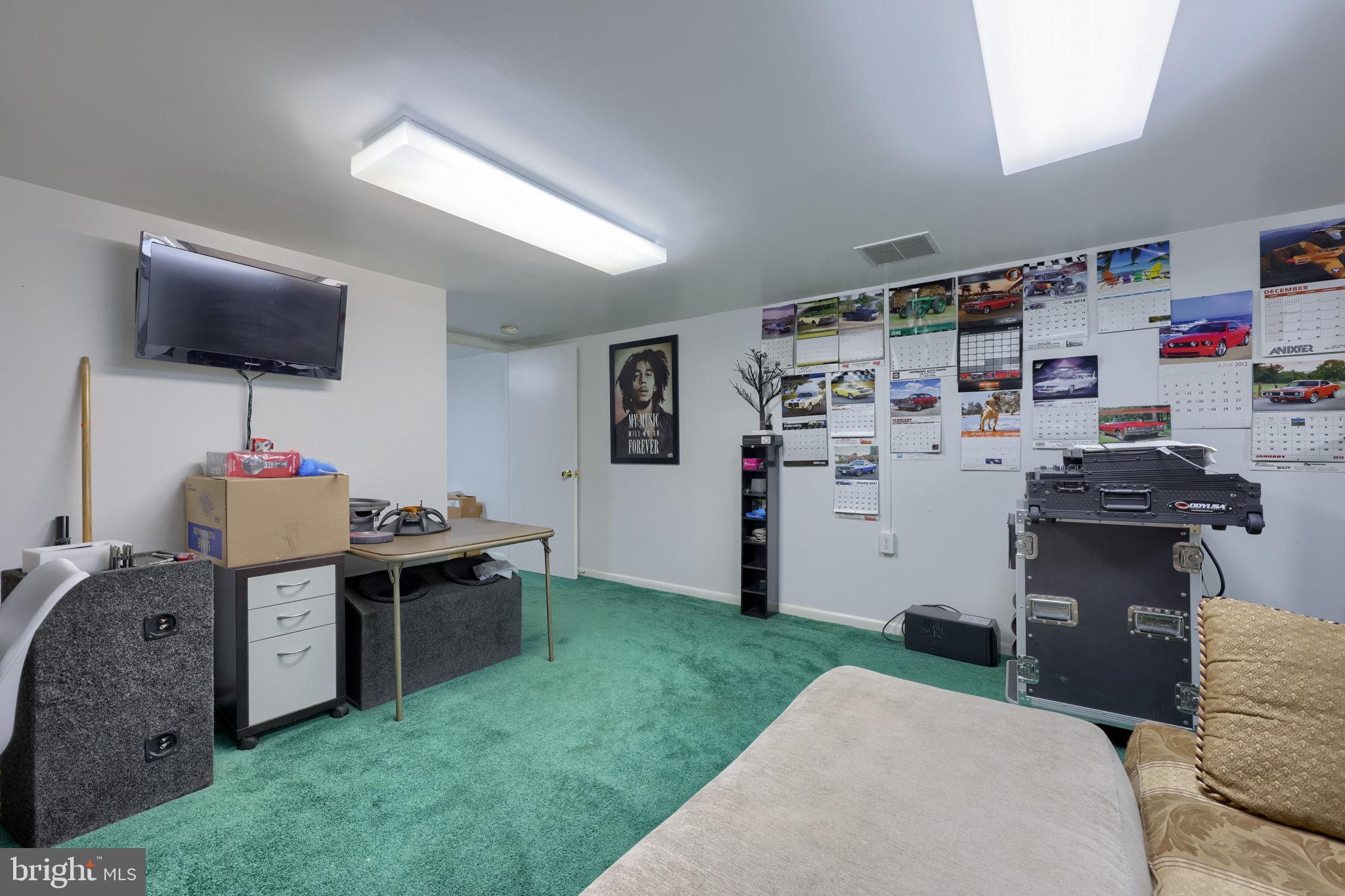 KENDALE HEIGHTS - Residential