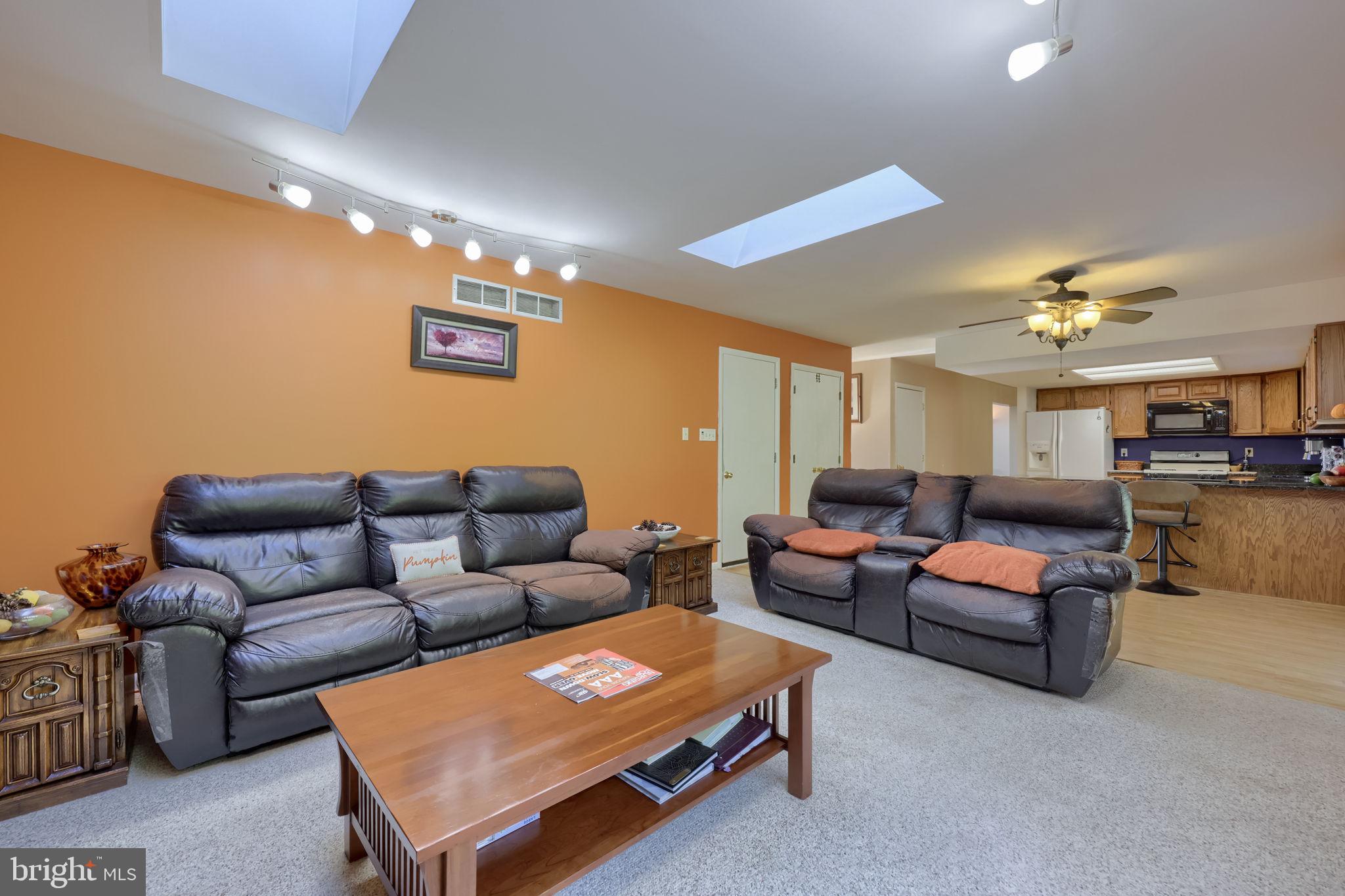 KENDALE HEIGHTS - Residential