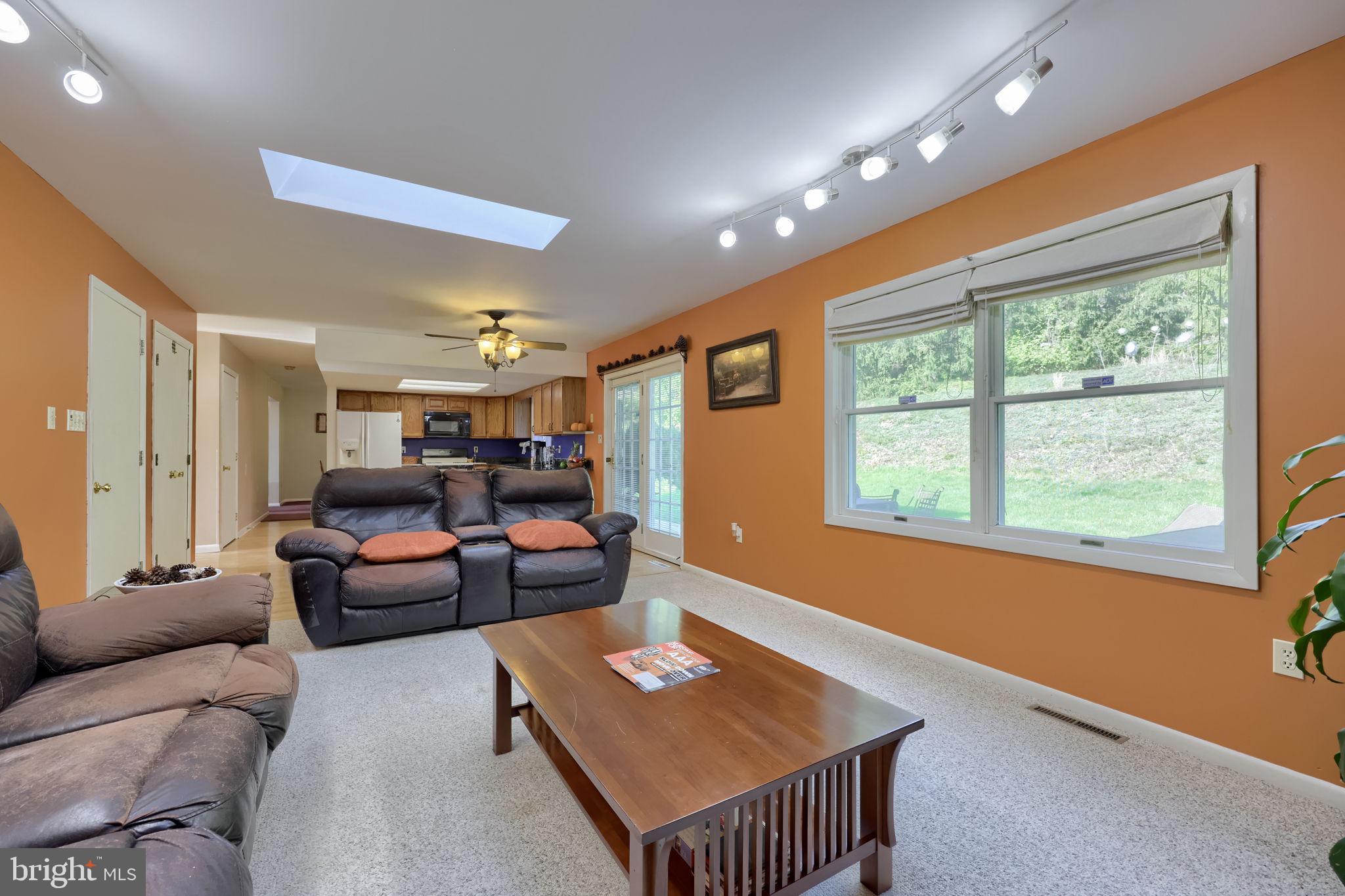 KENDALE HEIGHTS - Residential