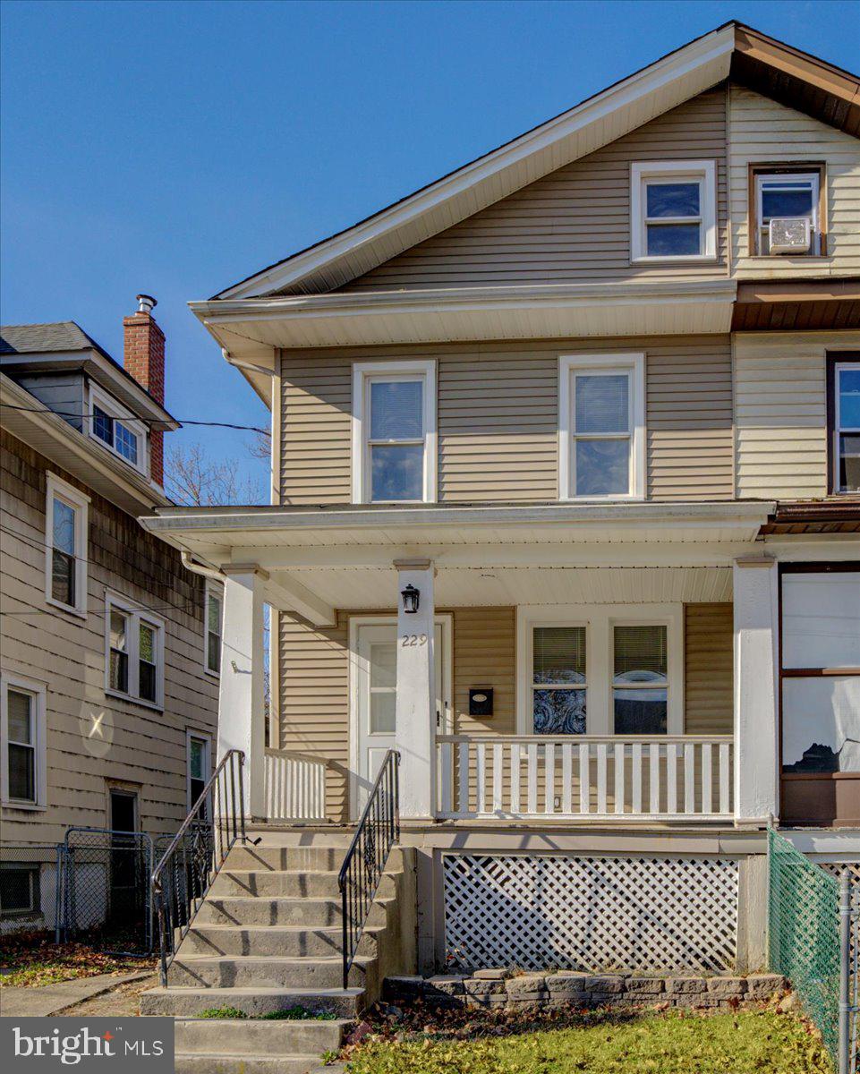 OAKLYN MANOR - Residential