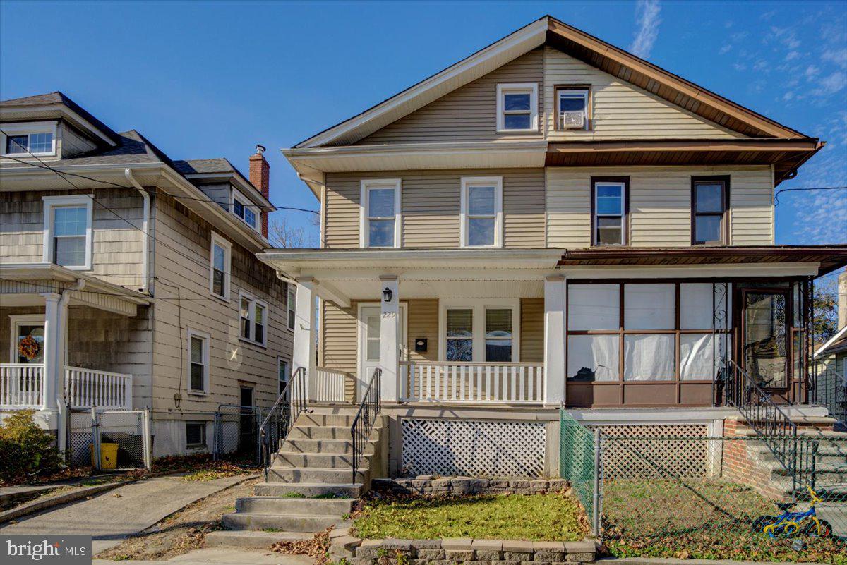 OAKLYN MANOR - Residential