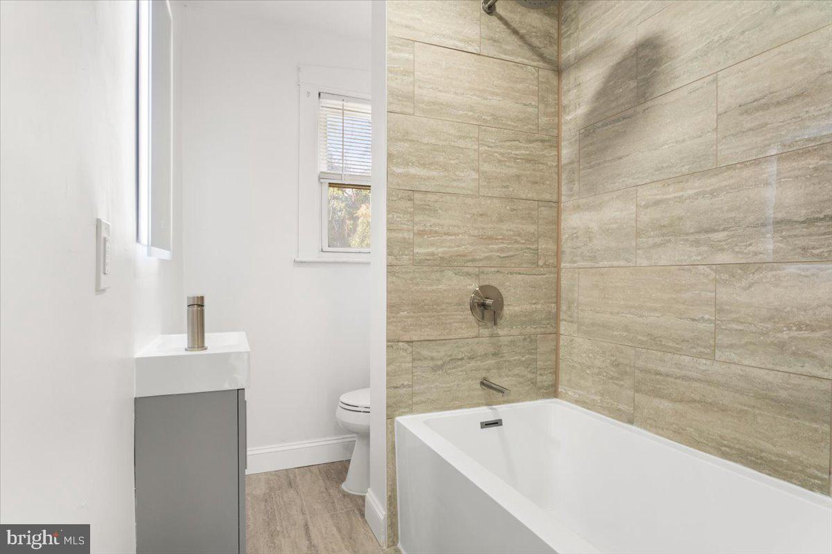 OAKLYN MANOR - Residential