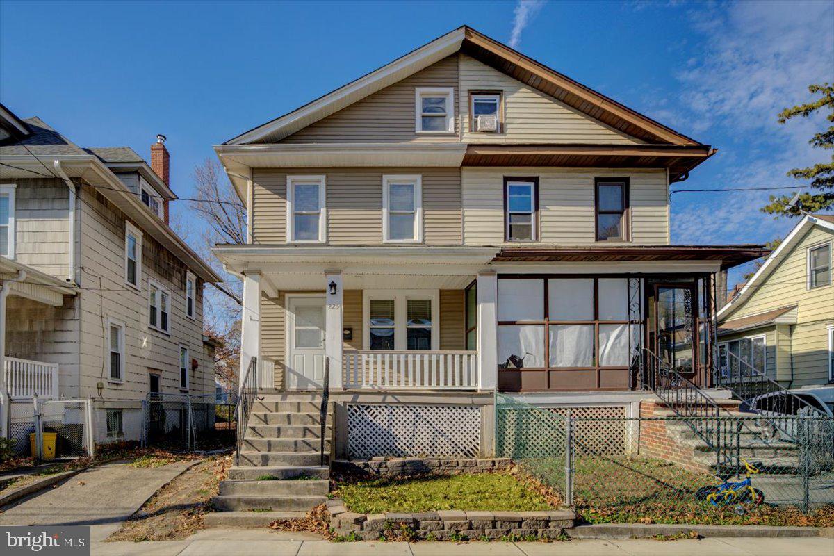 OAKLYN MANOR - Residential