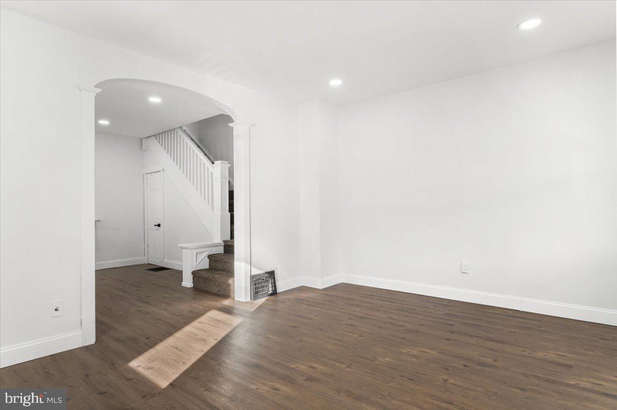 OAKLYN MANOR - Residential