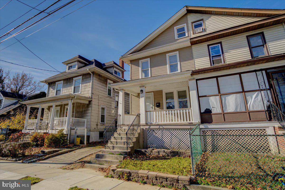 OAKLYN MANOR - Residential