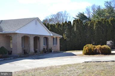 ROCHELLE MEADOWS - Residential