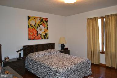 ROCHELLE MEADOWS - Residential