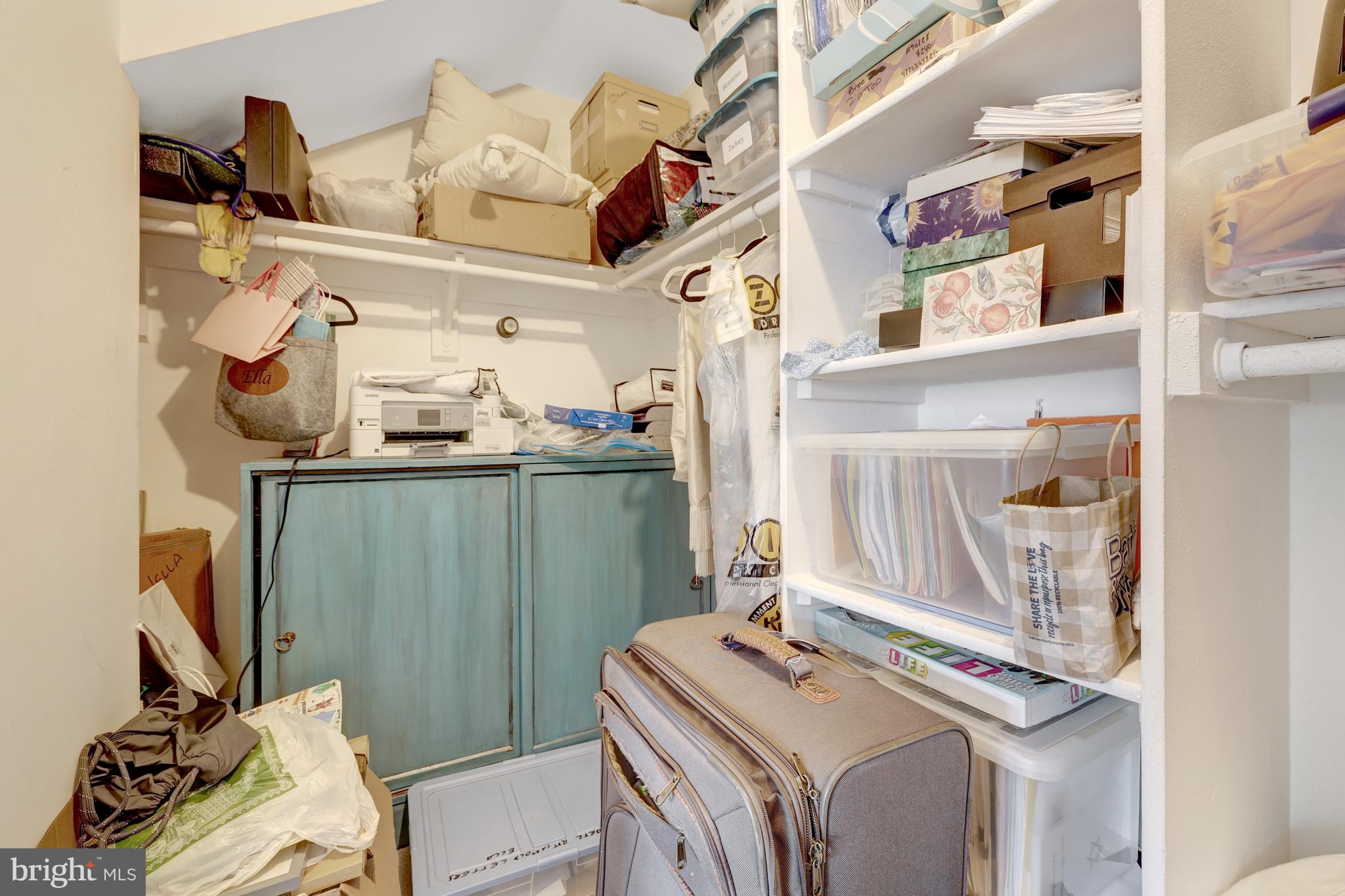 TREVOR HOUSE - Residential Lease