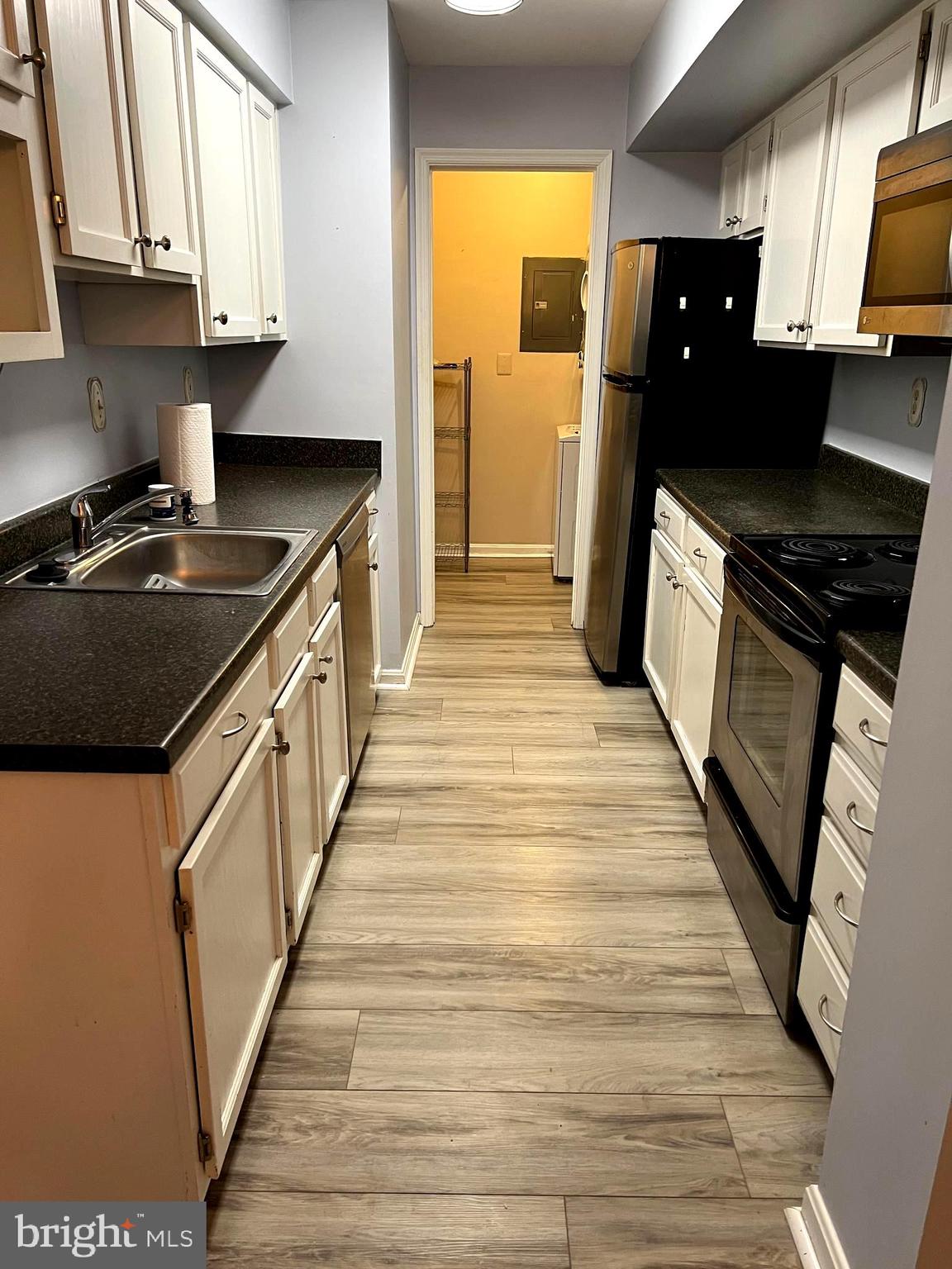 TREVOR HOUSE - Residential Lease