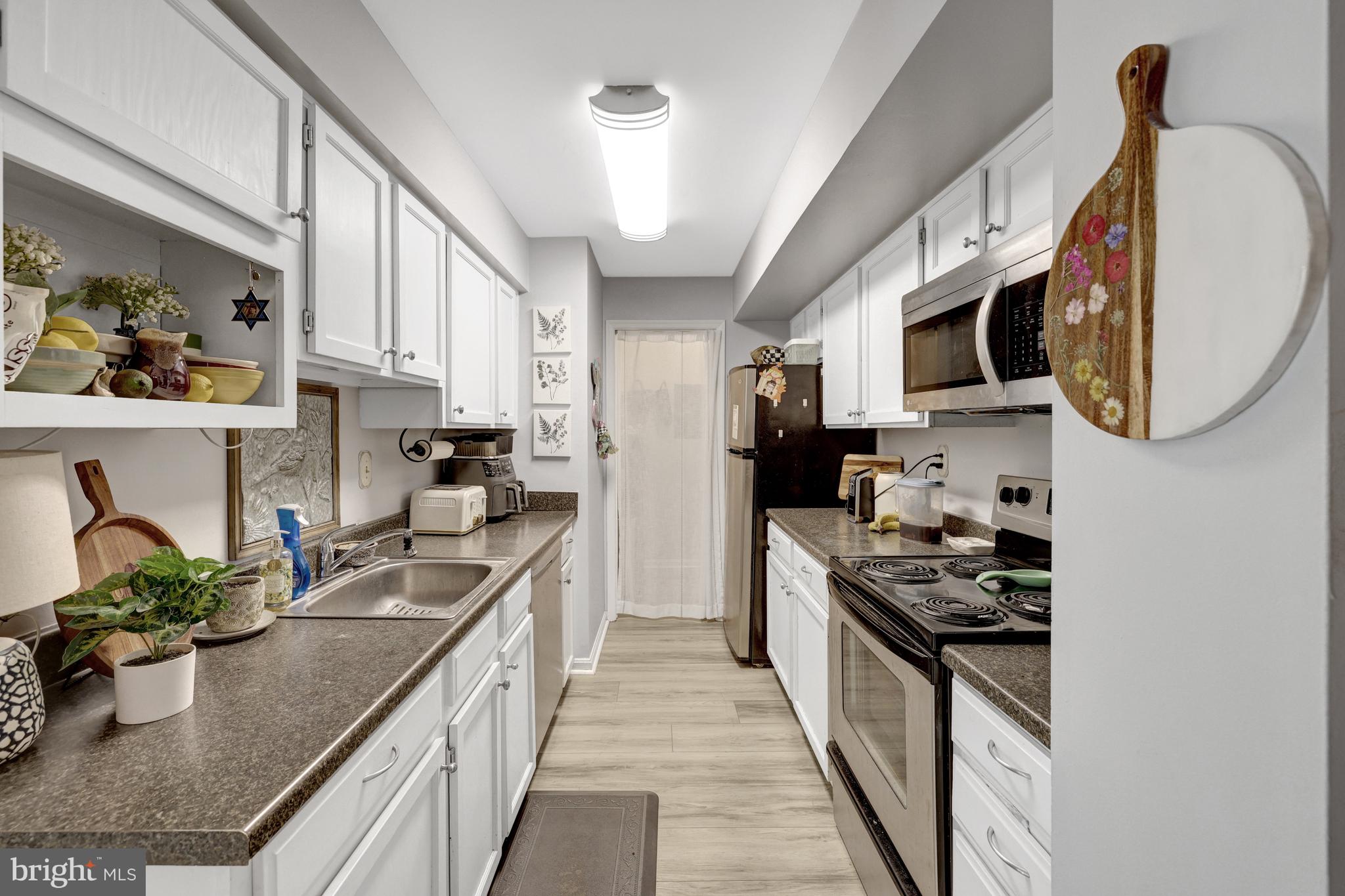 TREVOR HOUSE - Residential Lease