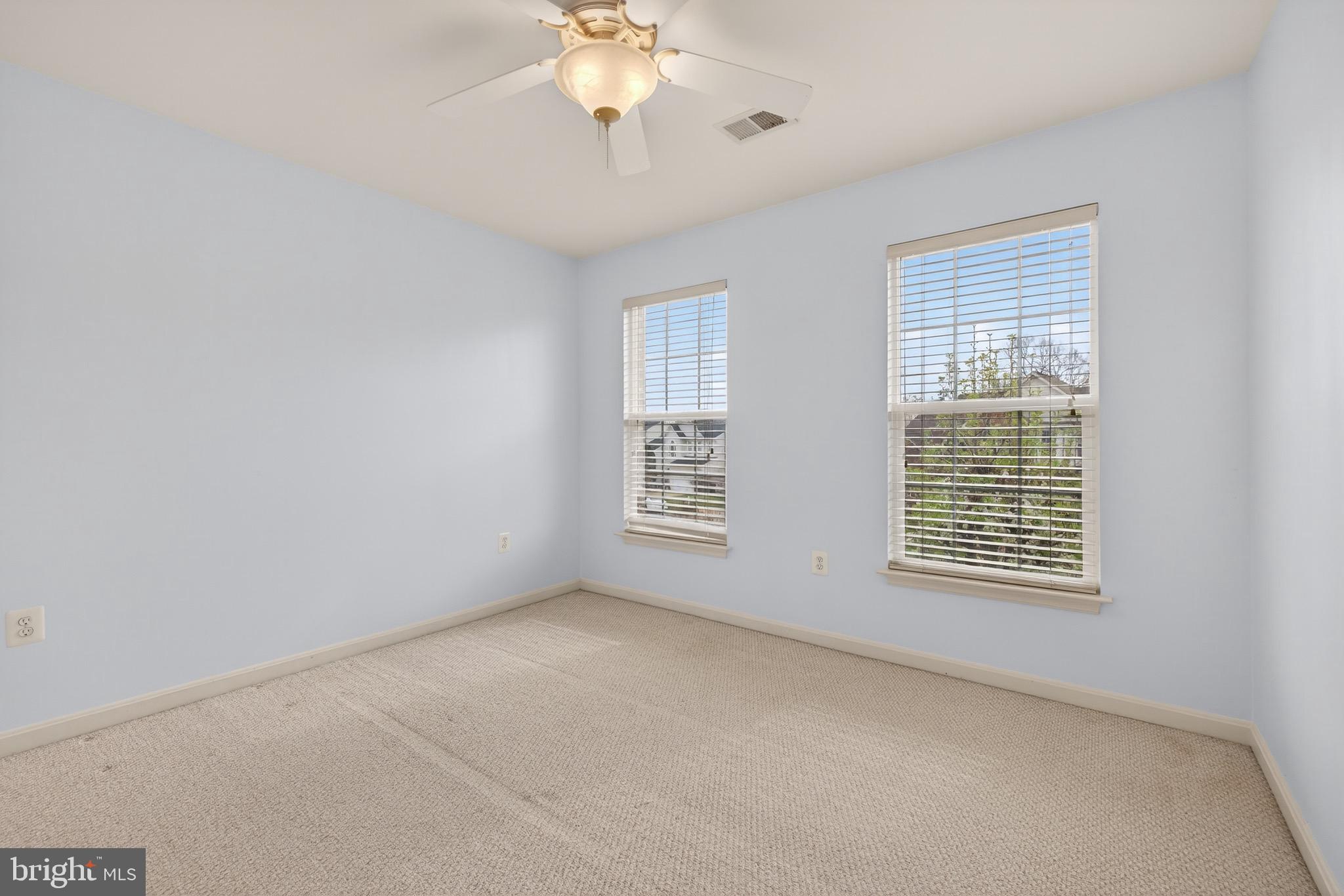 BROAD RUN OAKS - Residential