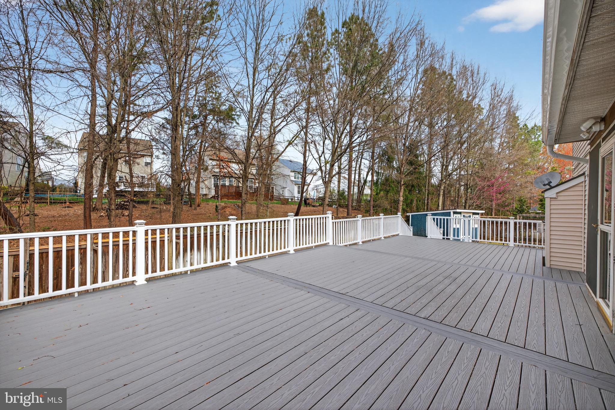 BROAD RUN OAKS - Residential