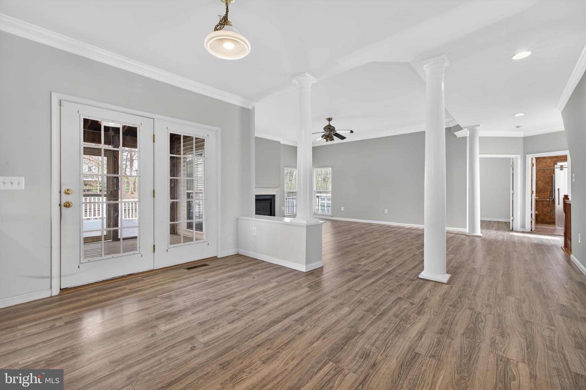 BROAD RUN OAKS - Residential