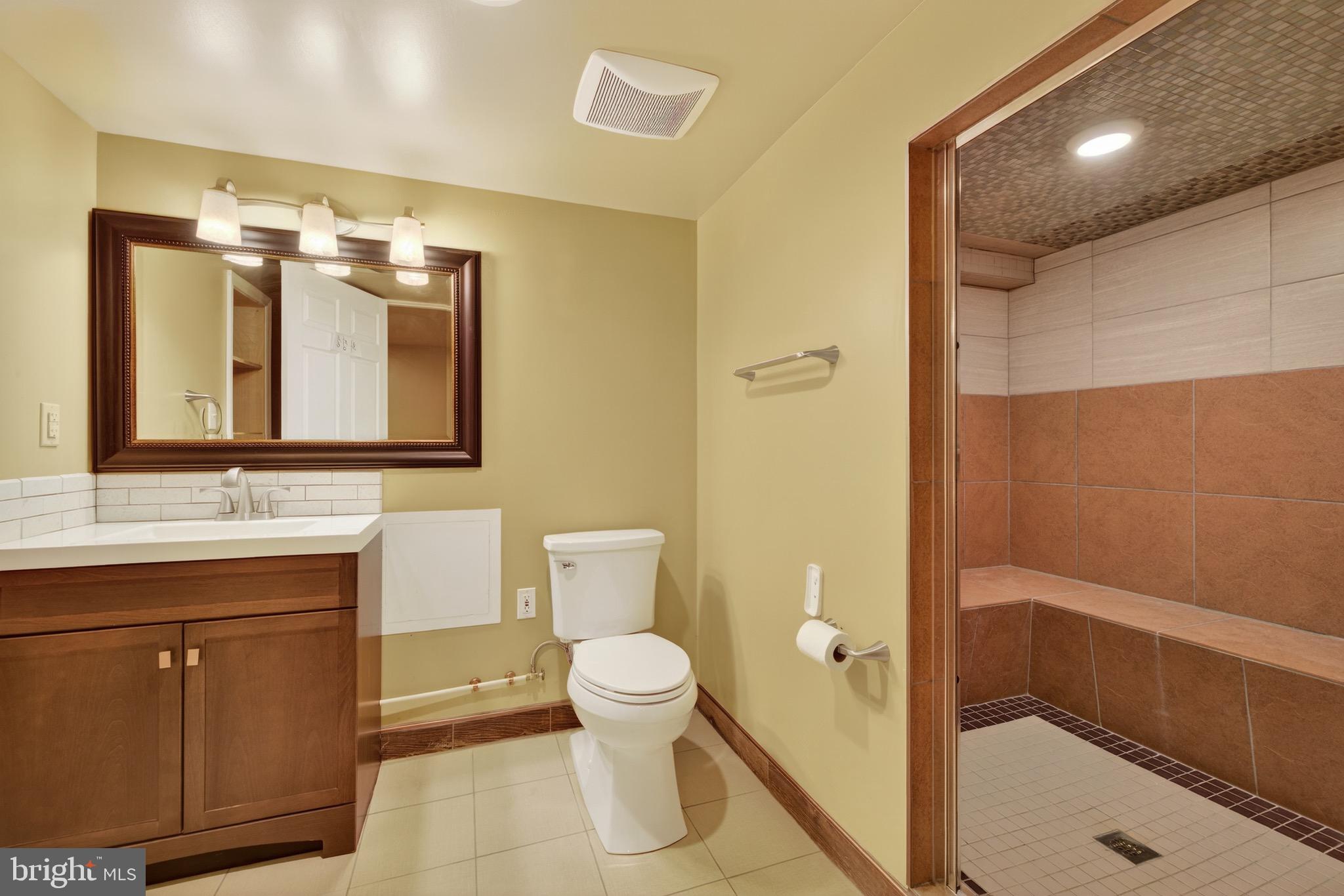 BROAD RUN OAKS - Residential