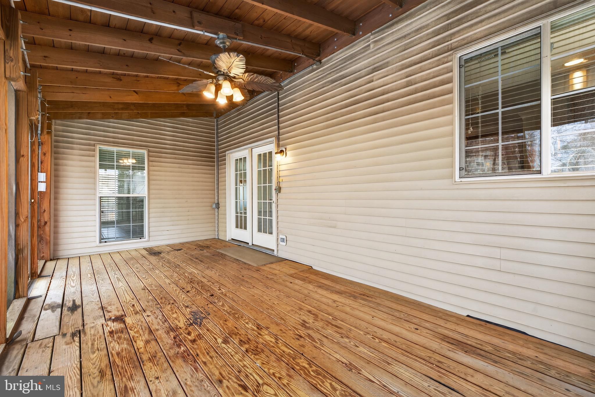 BROAD RUN OAKS - Residential