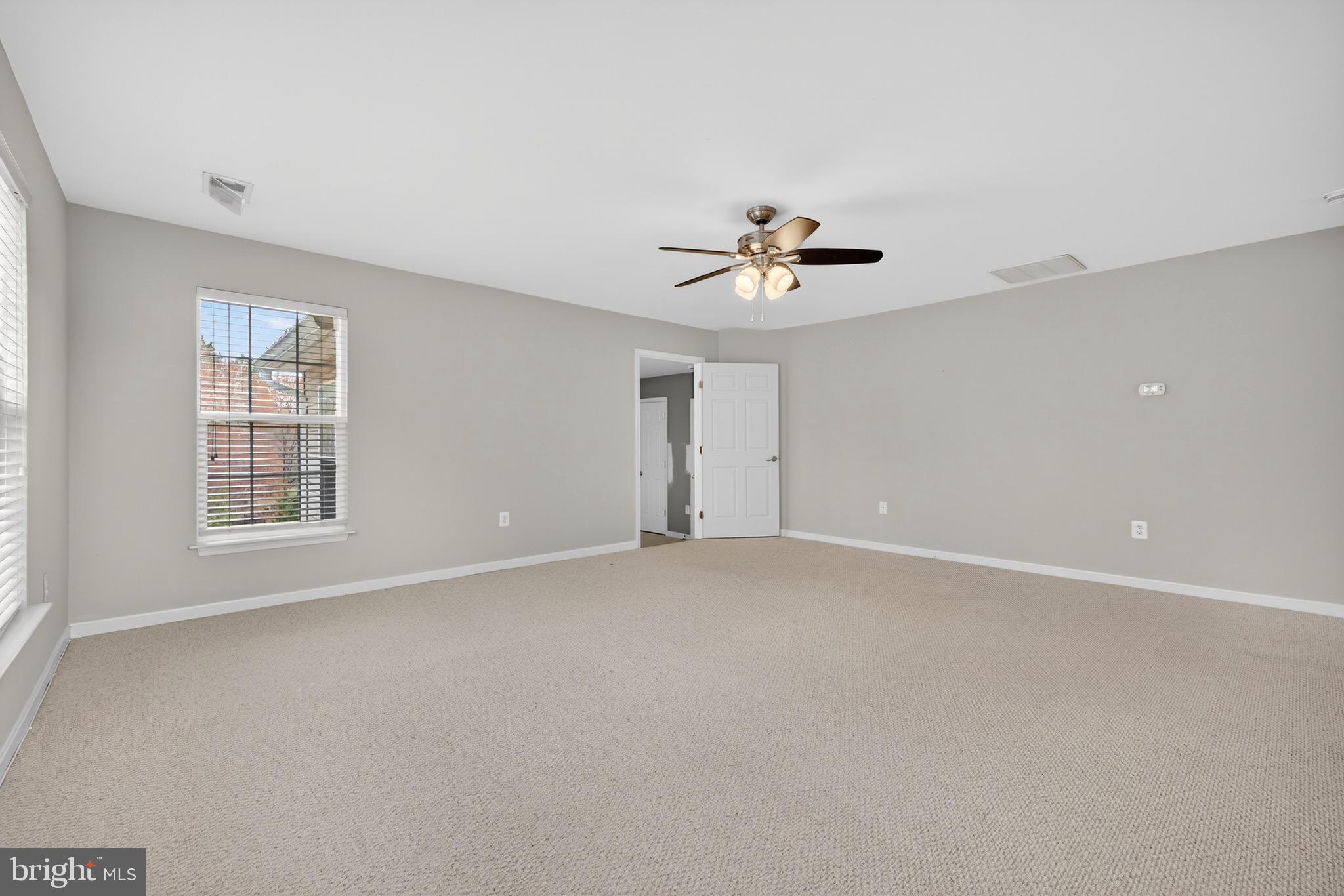 BROAD RUN OAKS - Residential