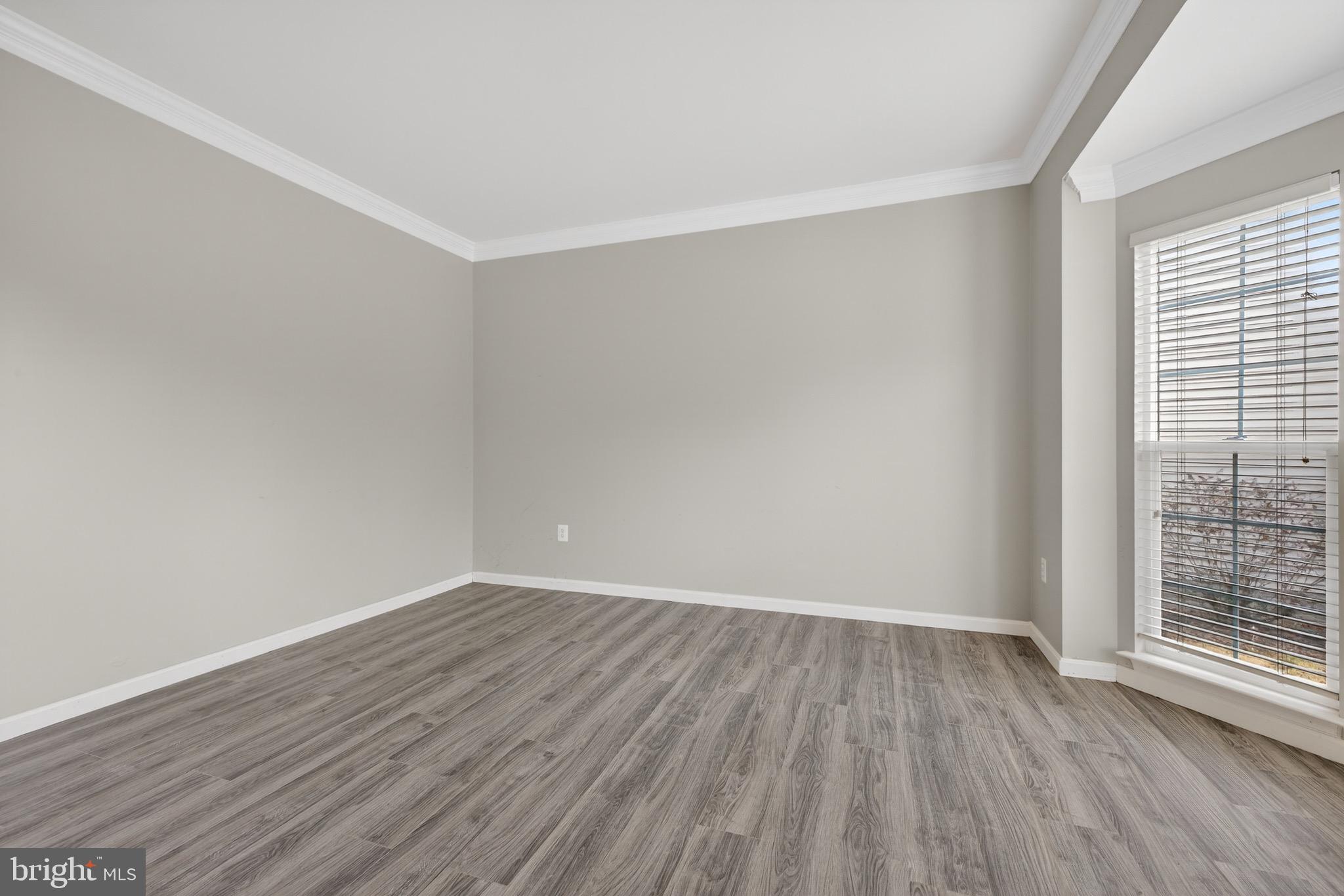 BROAD RUN OAKS - Residential