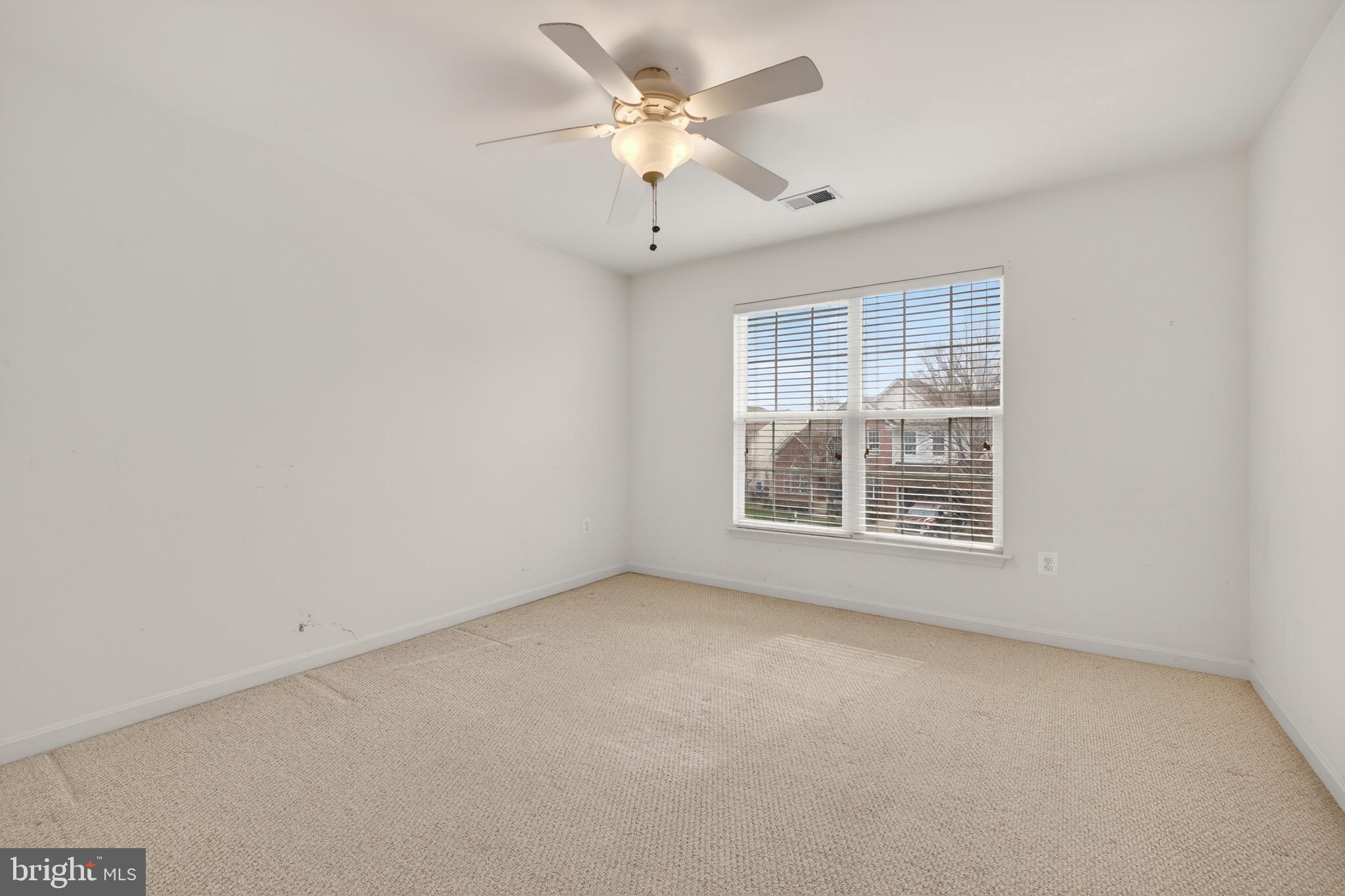 BROAD RUN OAKS - Residential