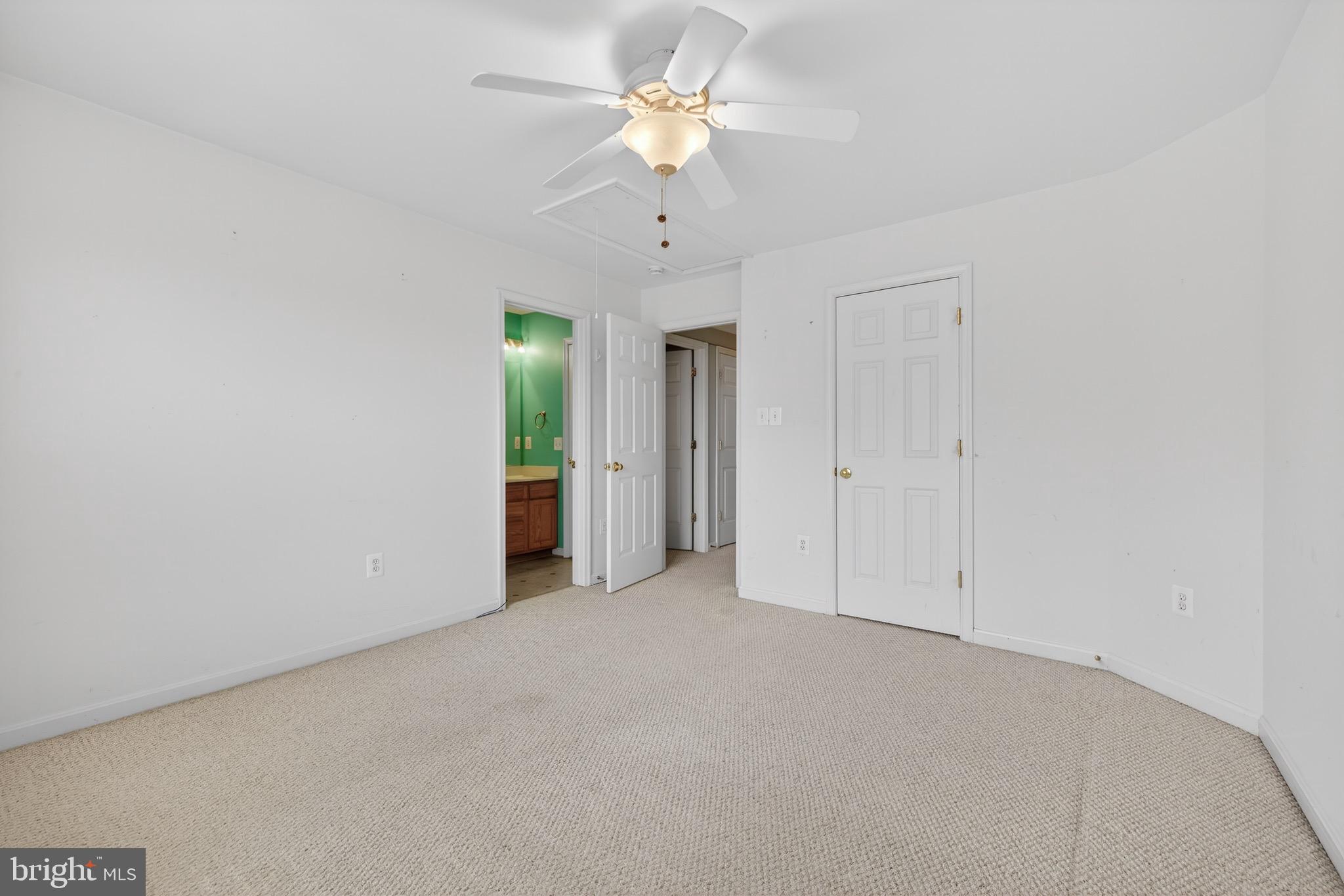 BROAD RUN OAKS - Residential