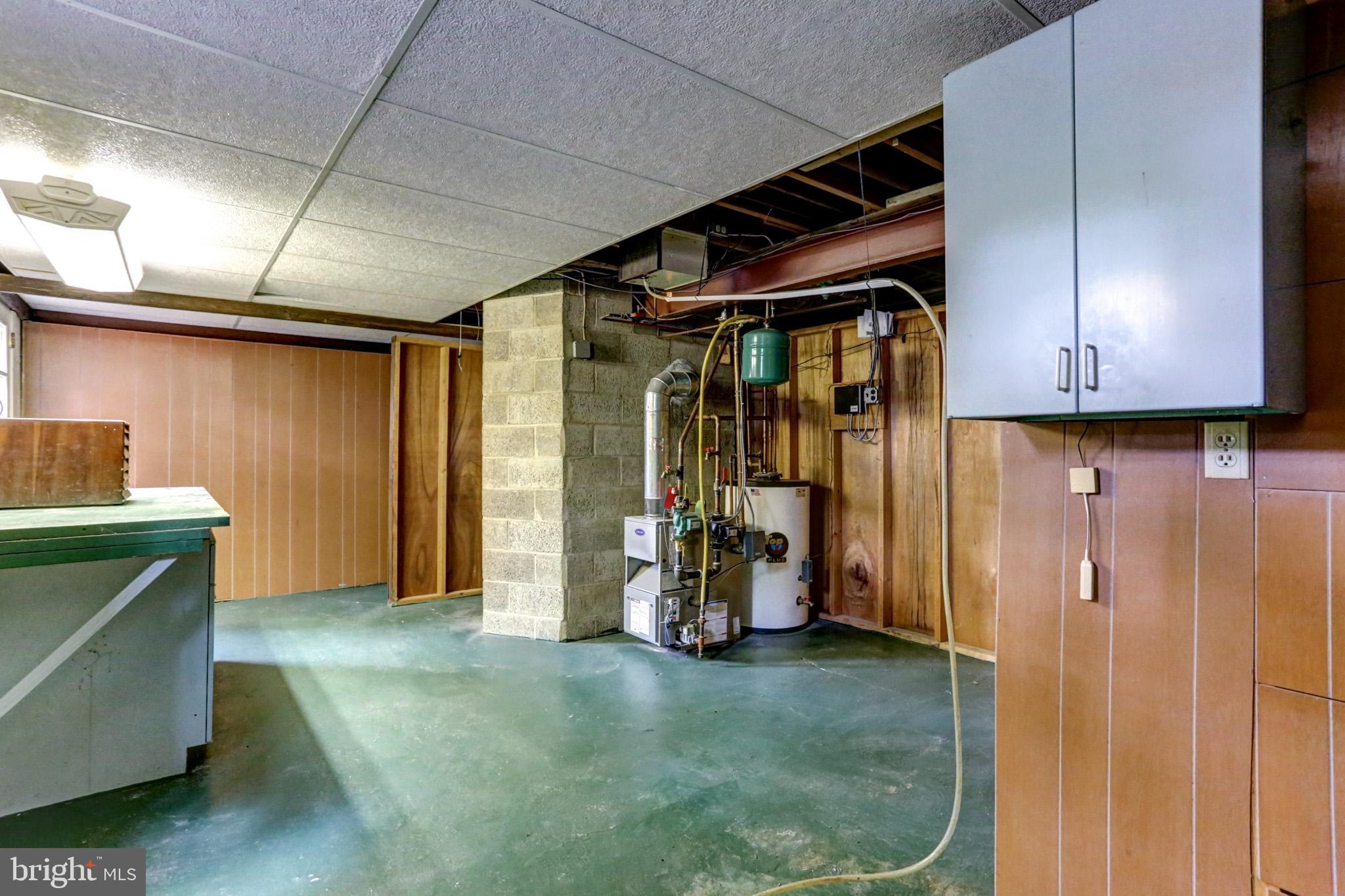 CEDAR CLIFF MANOR - Residential