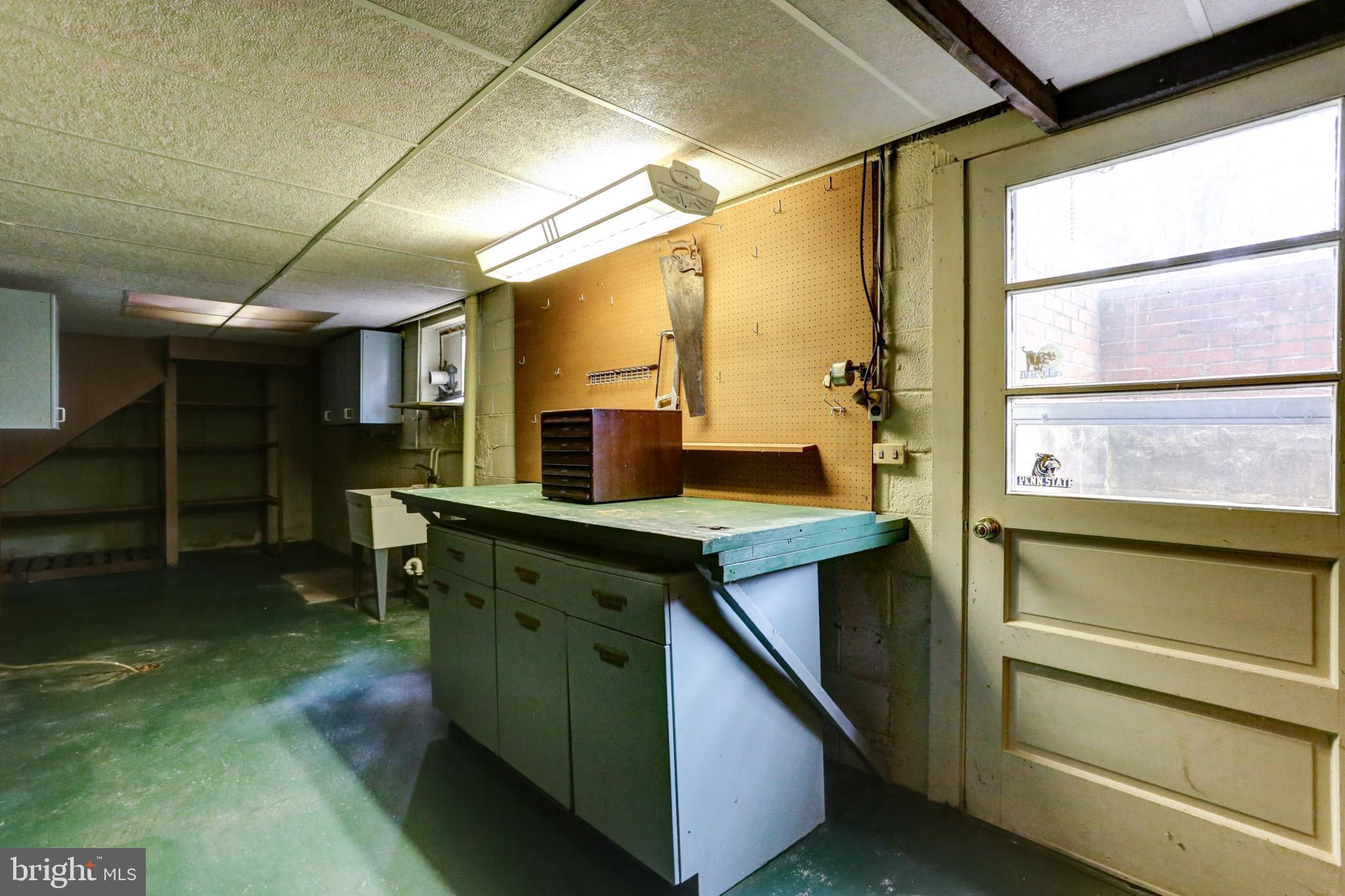 CEDAR CLIFF MANOR - Residential