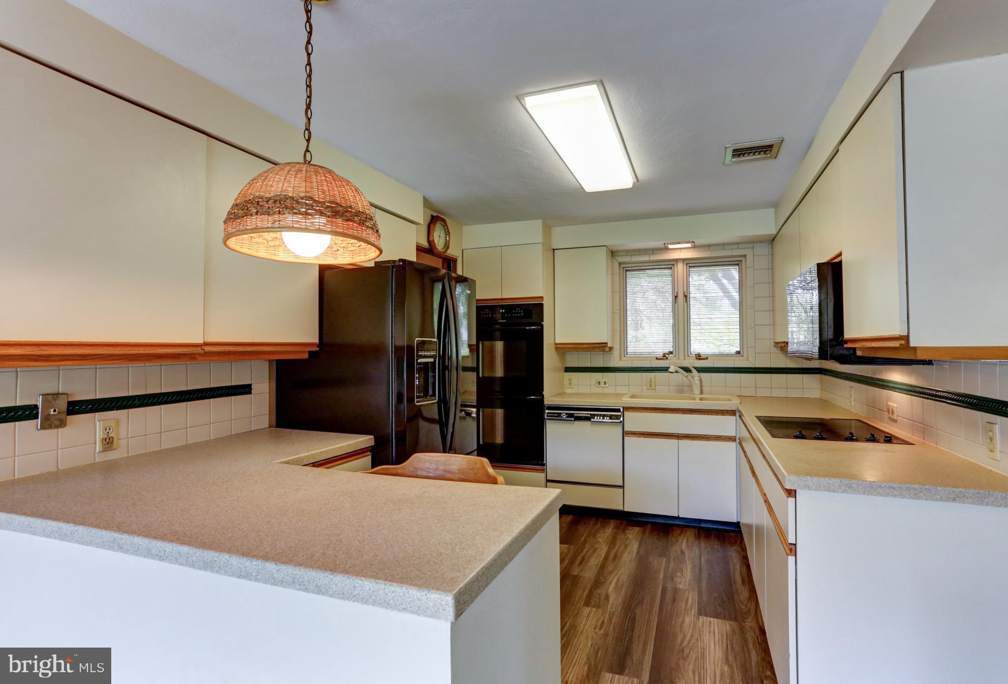 CEDAR CLIFF MANOR - Residential