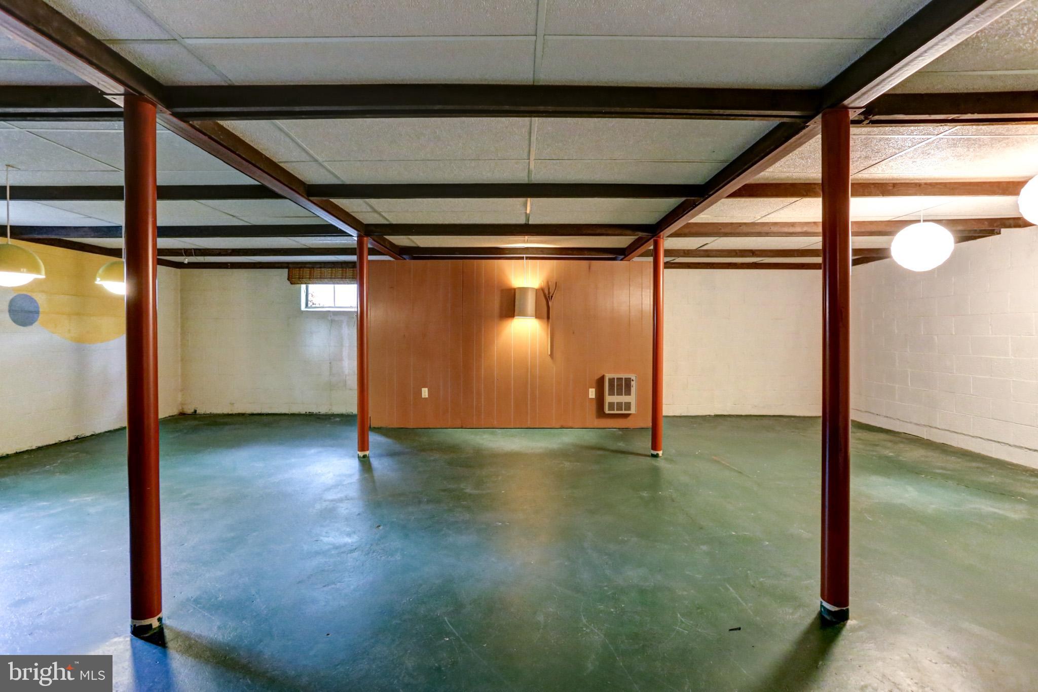 CEDAR CLIFF MANOR - Residential