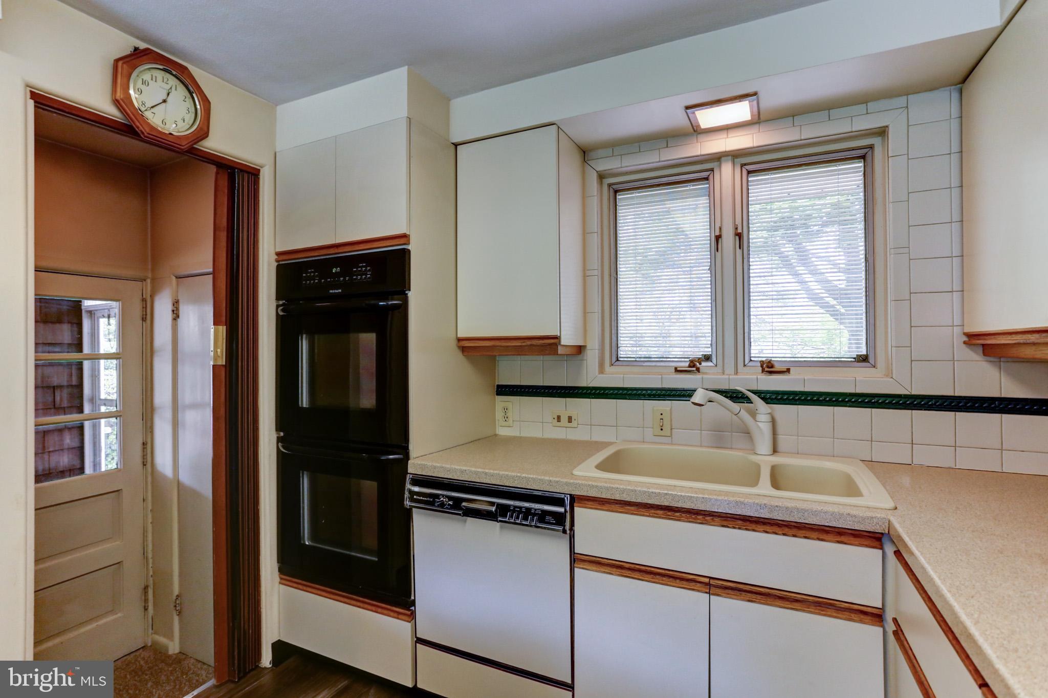 CEDAR CLIFF MANOR - Residential